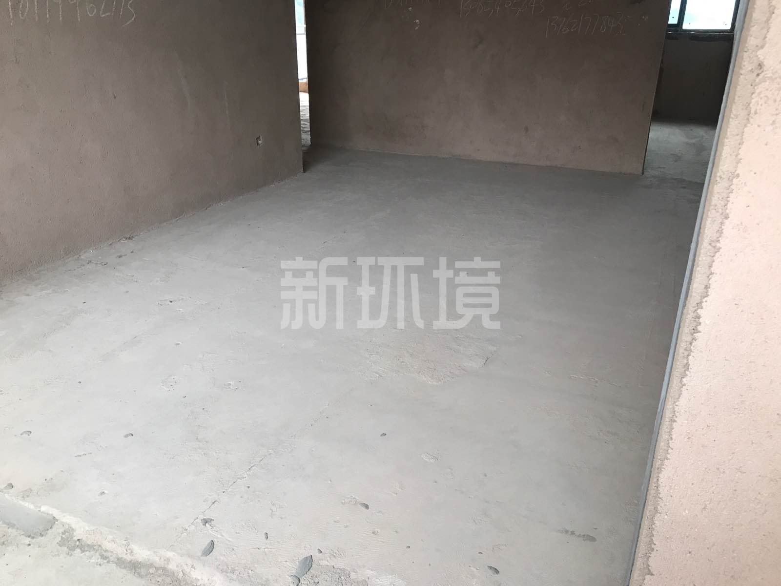 龙源华城  3室2厅2卫   71.00万客厅