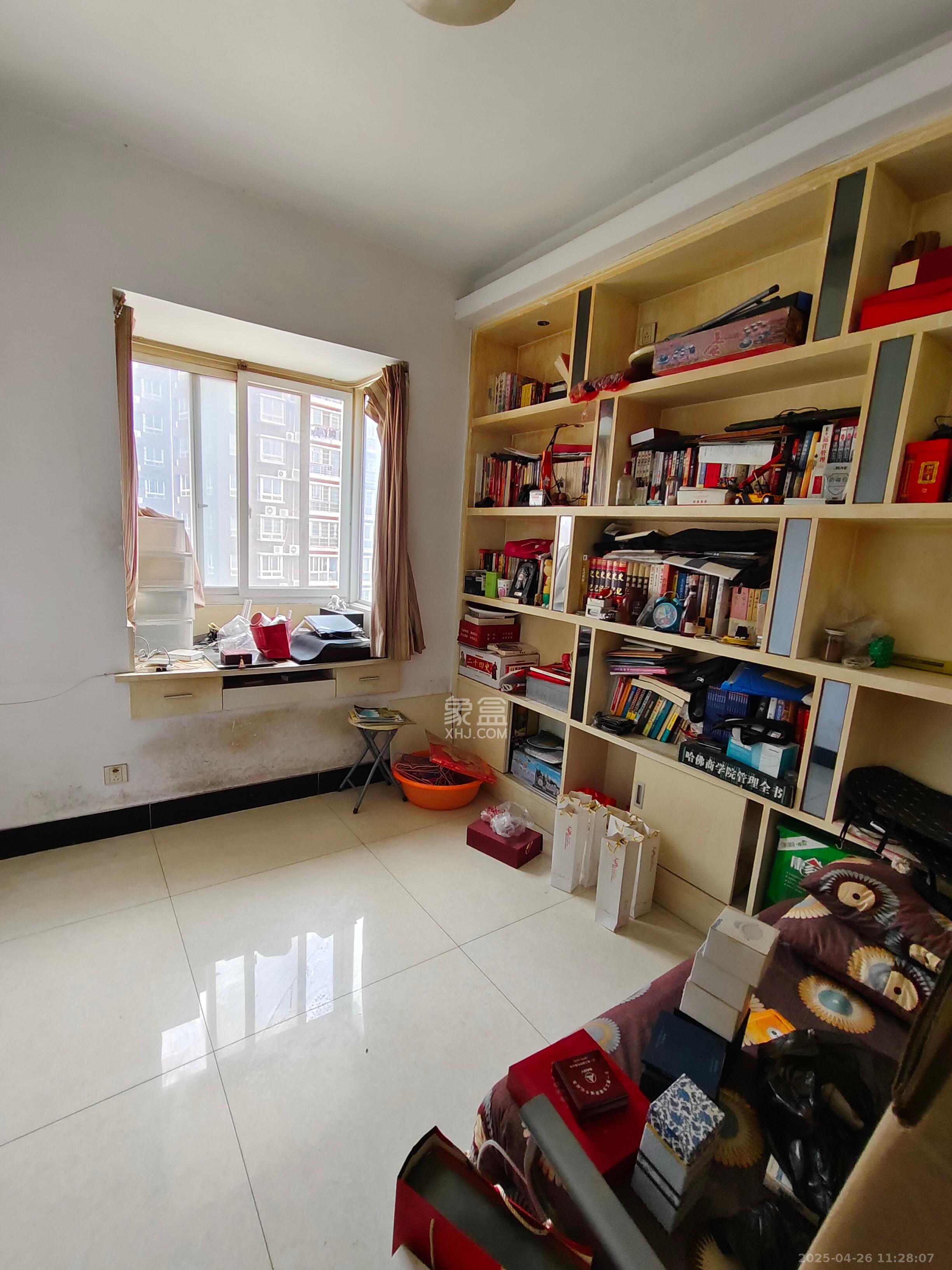 楚天馨苑 4室2厅2卫 1900.0元/月 楚天馨苑 4室2厅2卫 1900.0元/月室内图