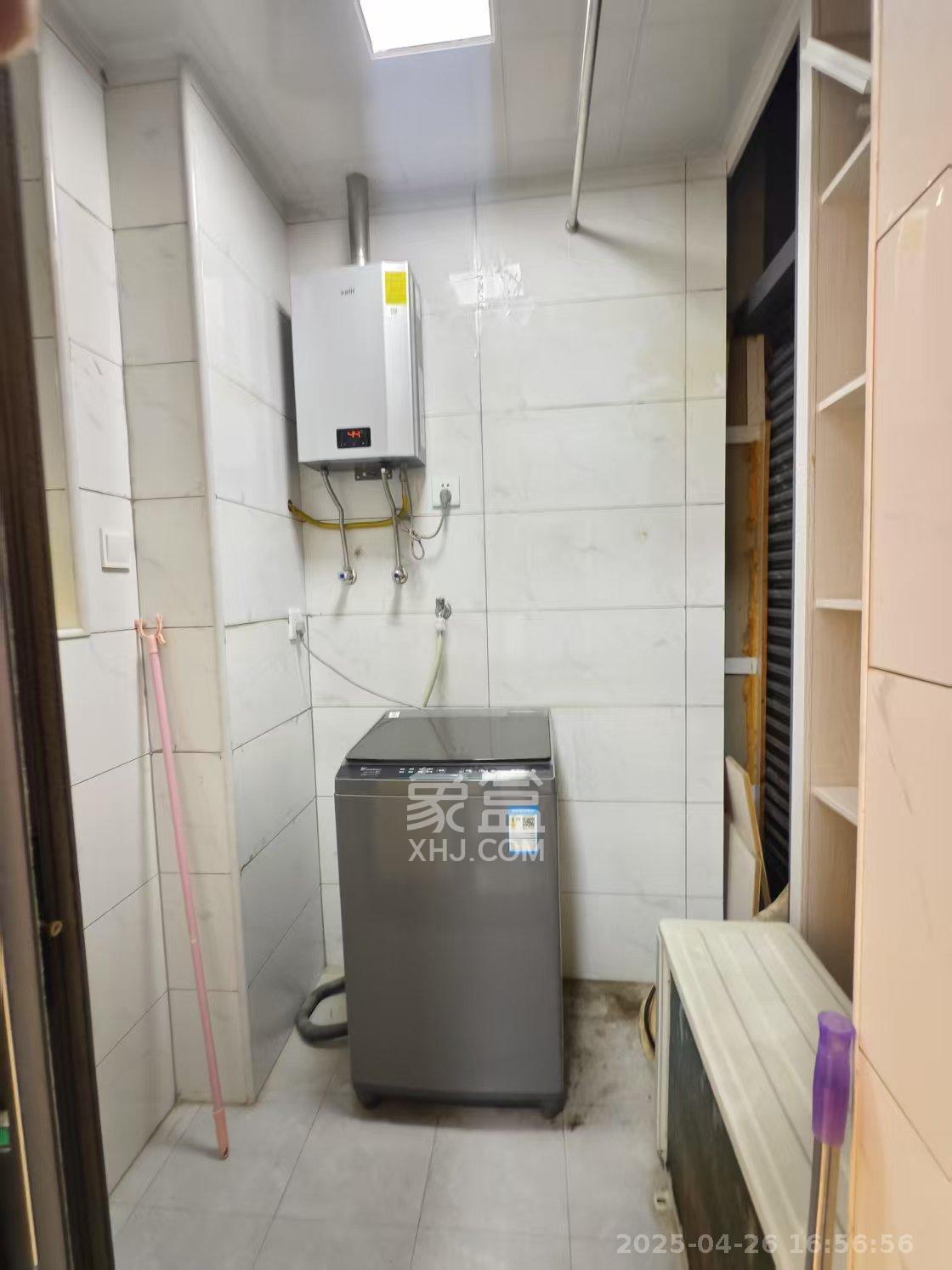 辉宏橄榄城  1室1厅1卫   1600.00元/月室内图