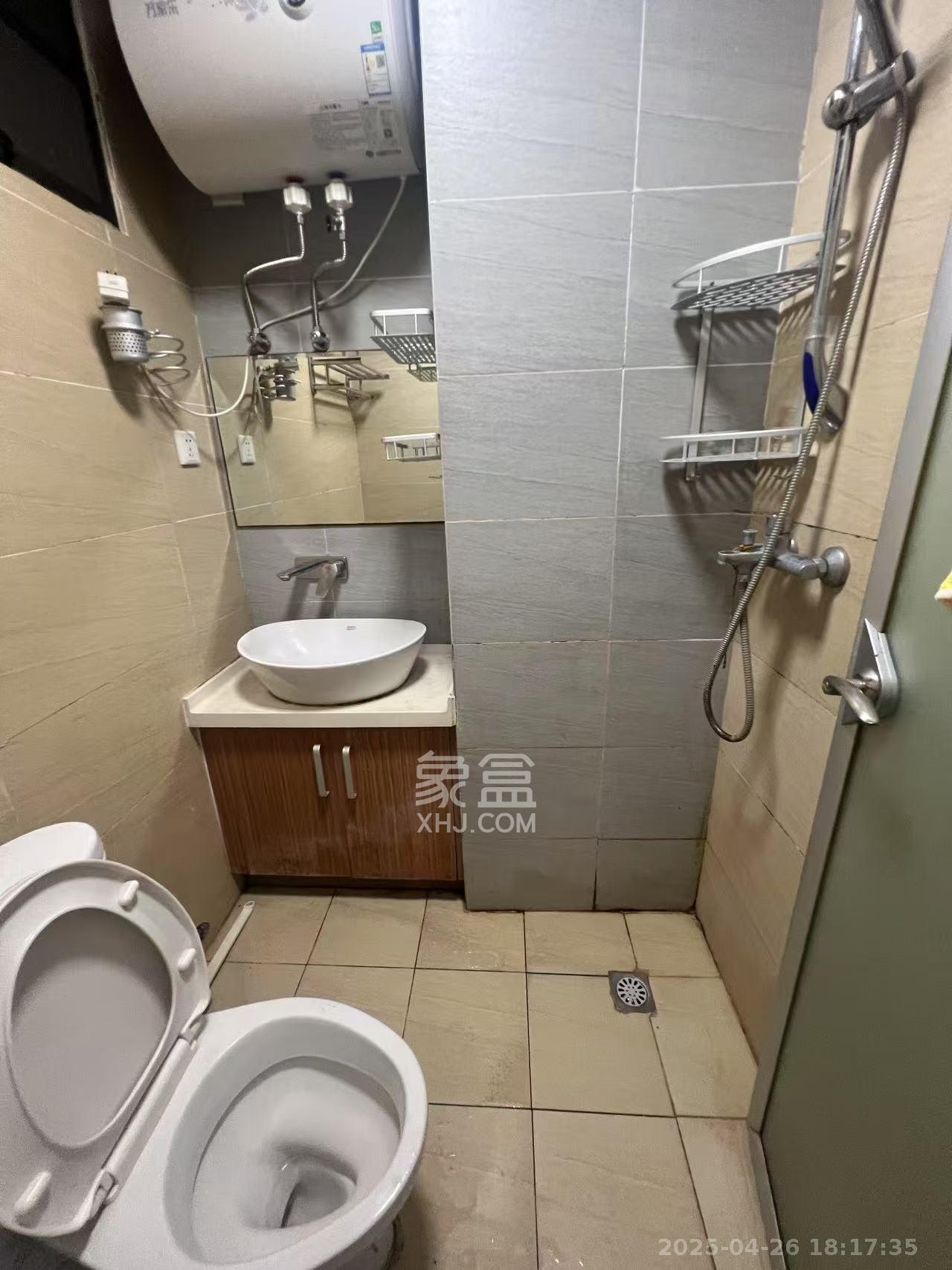 长盛上东区 1室1厅1卫 2000.0元/月 长盛上东区 1室1厅1卫 2000.0元/月室内图