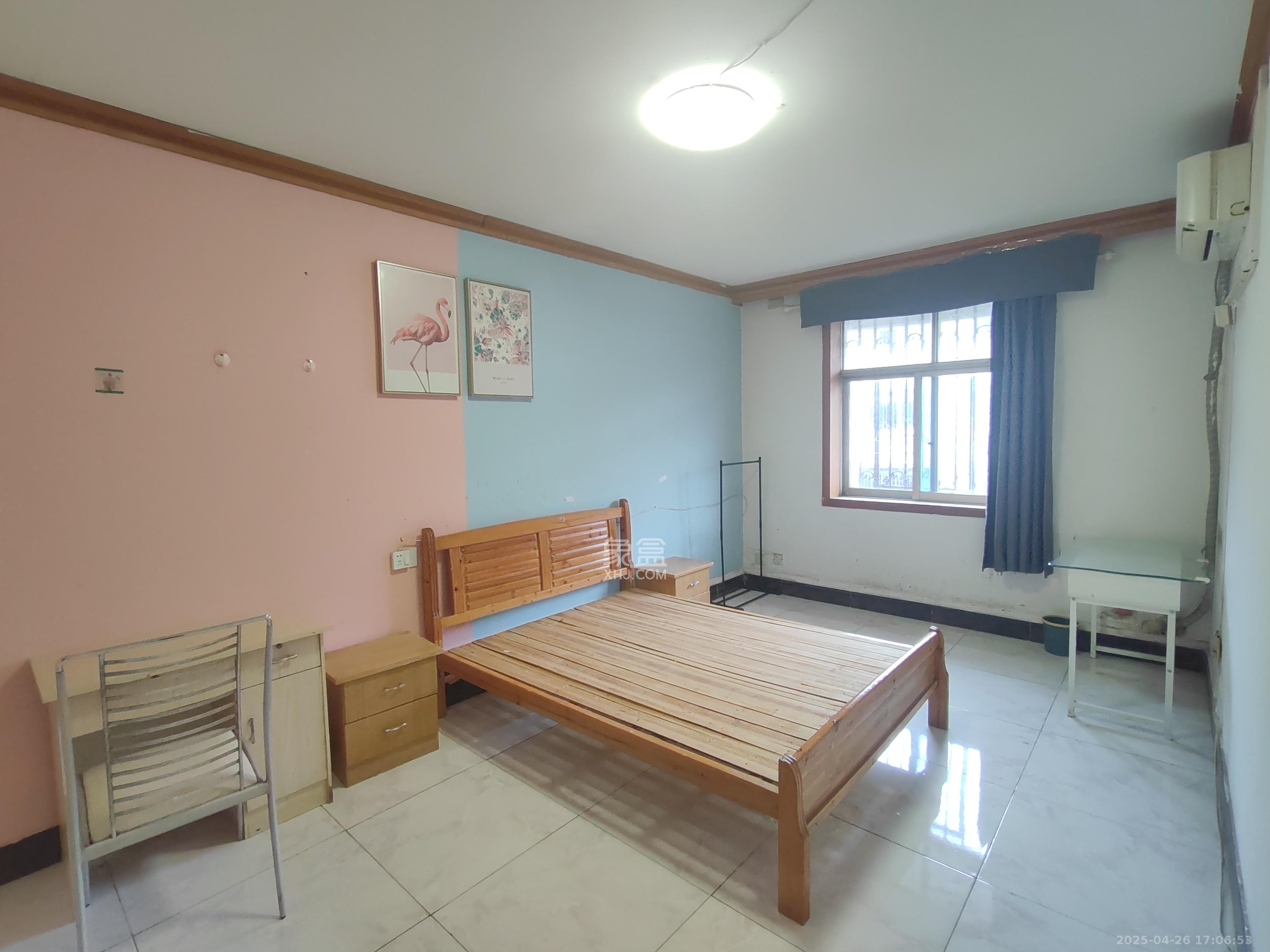 荷花园小区（安置房小区）  3室1厅1卫   2000.00元/月室内图