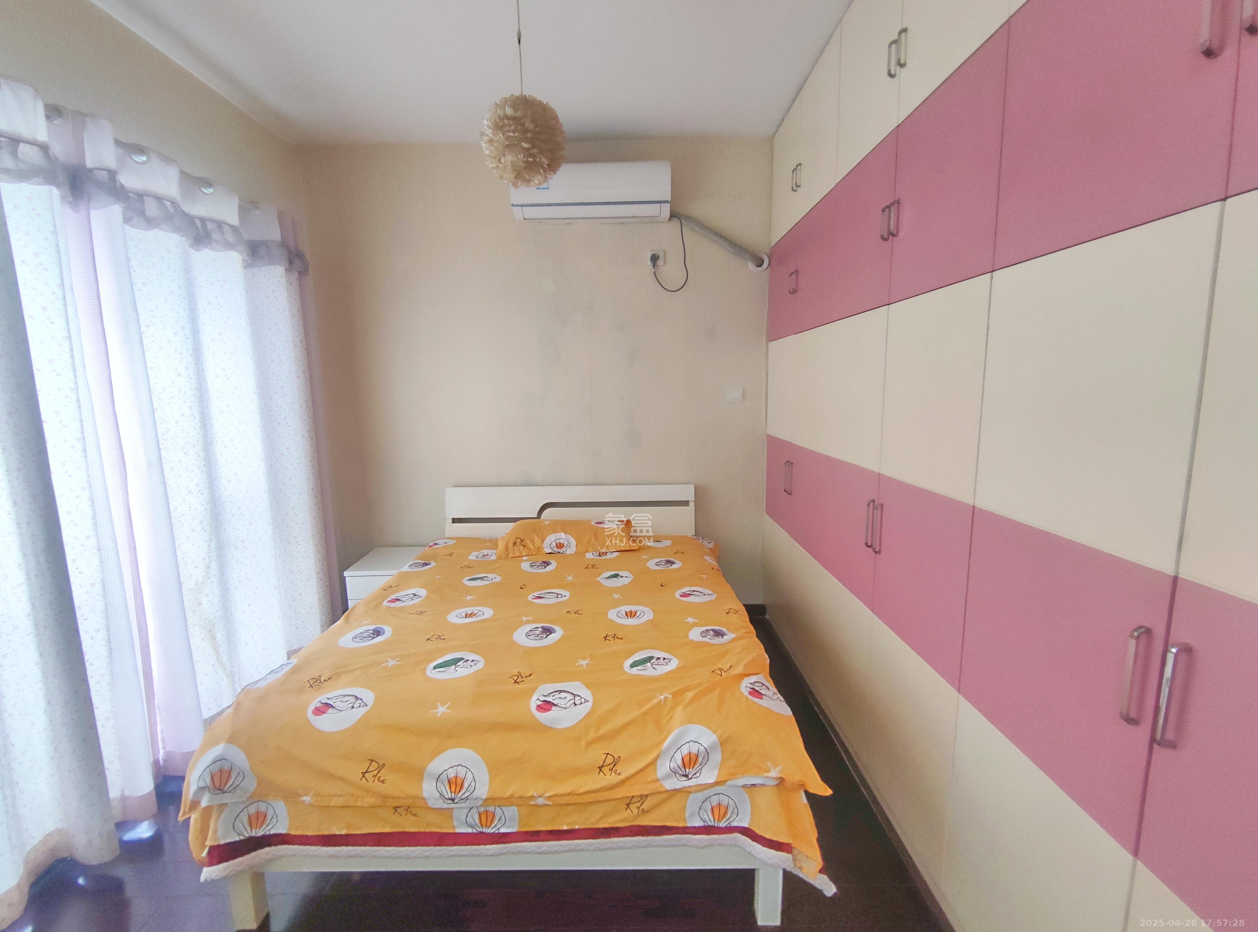 中城丽景香山园  4室2厅2卫   3200.00元/月室内图