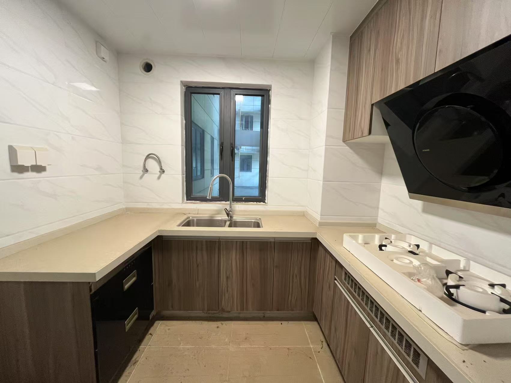 碧桂园梓山府 3室2厅2卫 1600.0元/月 碧桂园梓山府 3室2厅2卫 1600.0元/月室内图