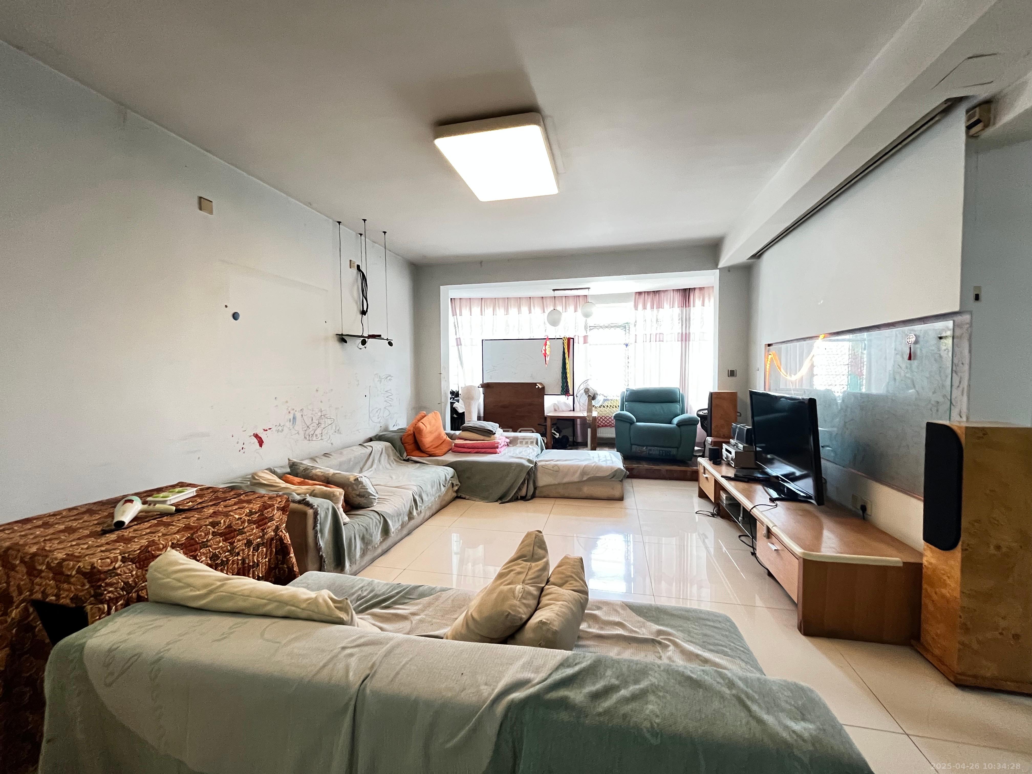 仰天湖省送变电宿舍  3室2厅2卫    3600.0元/月 仰天湖省送变电宿舍  3室2厅2卫    3600.0元/月室内图