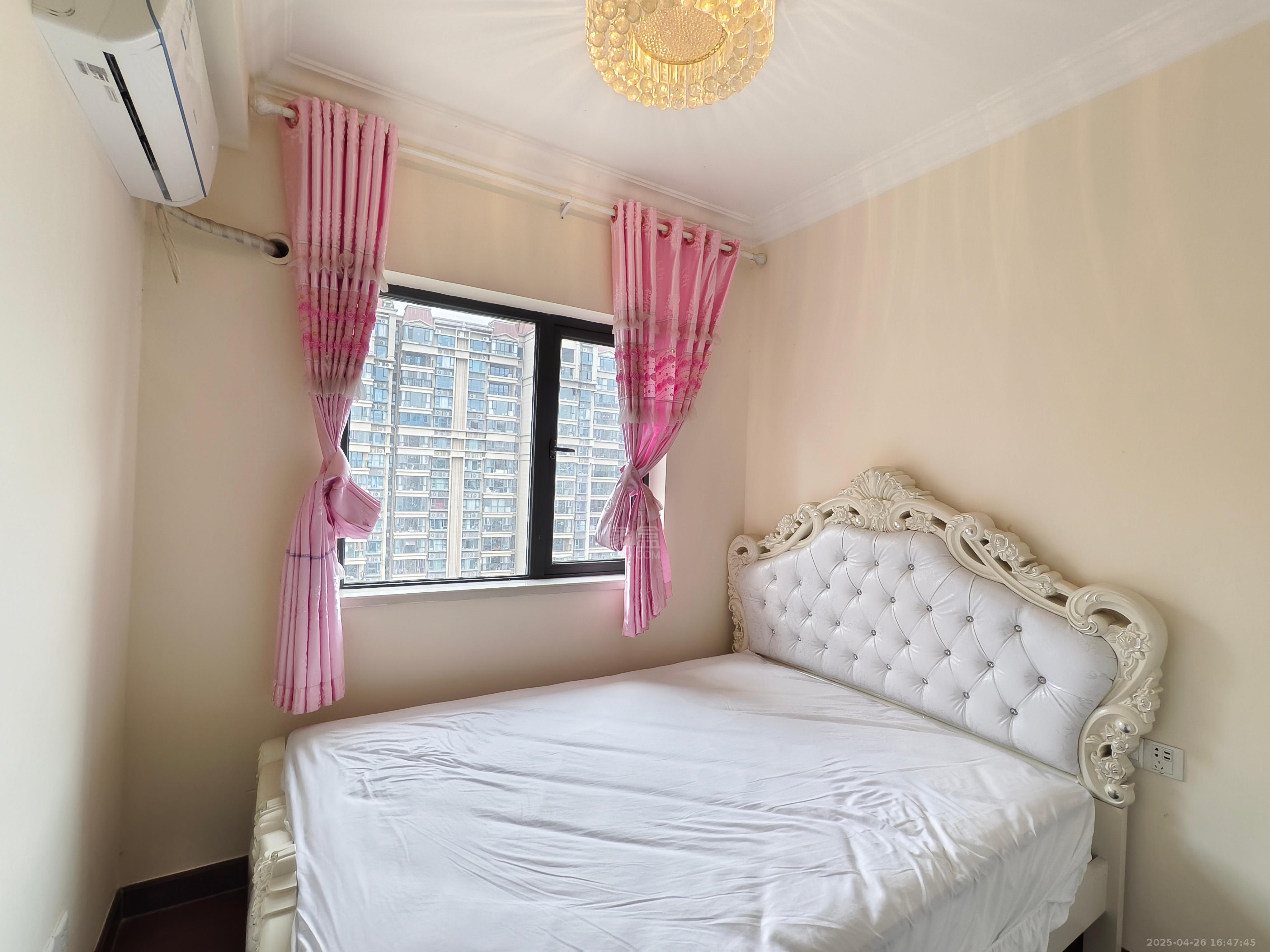 恒大华府 3室2厅1卫 2200.0元/月 恒大华府 3室2厅1卫 2200.0元/月室内图