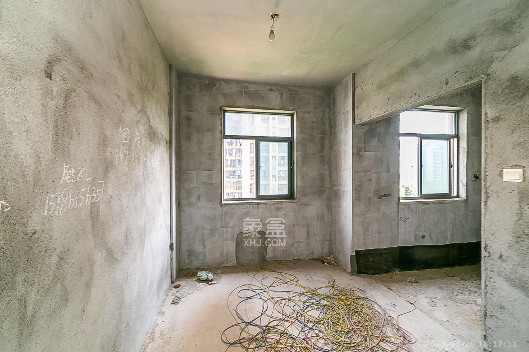 江南华府 3室2厅2卫 95.0万 江南华府 3室2厅2卫 95.0万客厅