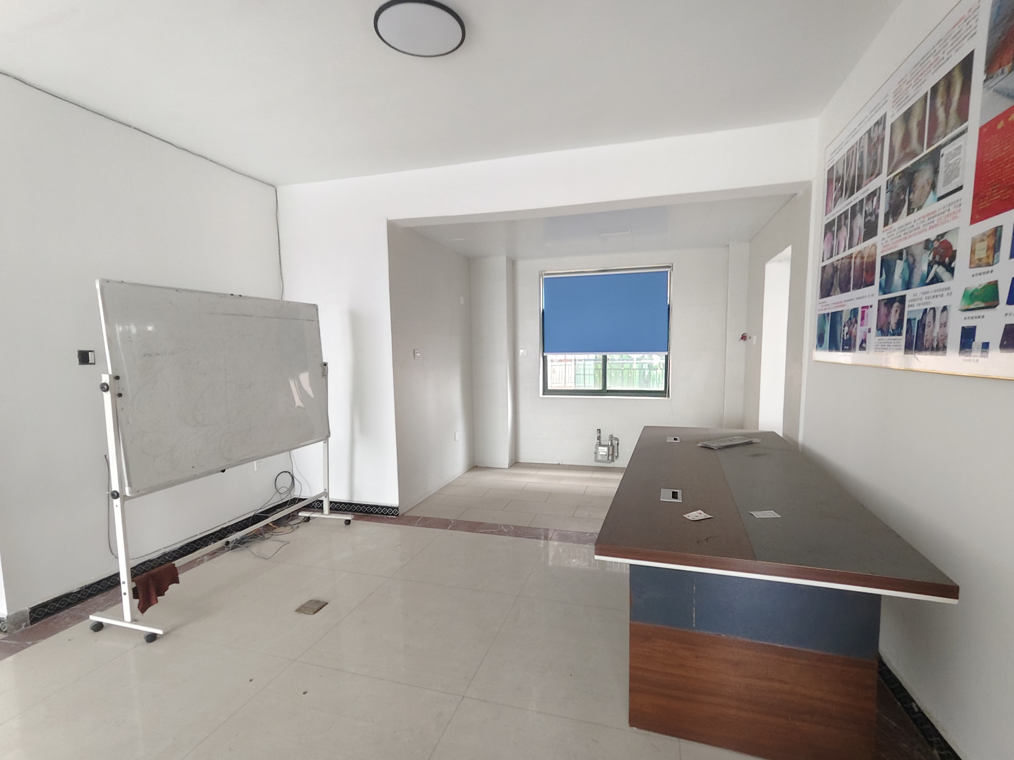 御璟花苑 3室2厅2卫 2000.00元/月 御璟花苑 3室2厅2卫 2000.00元/月室内图