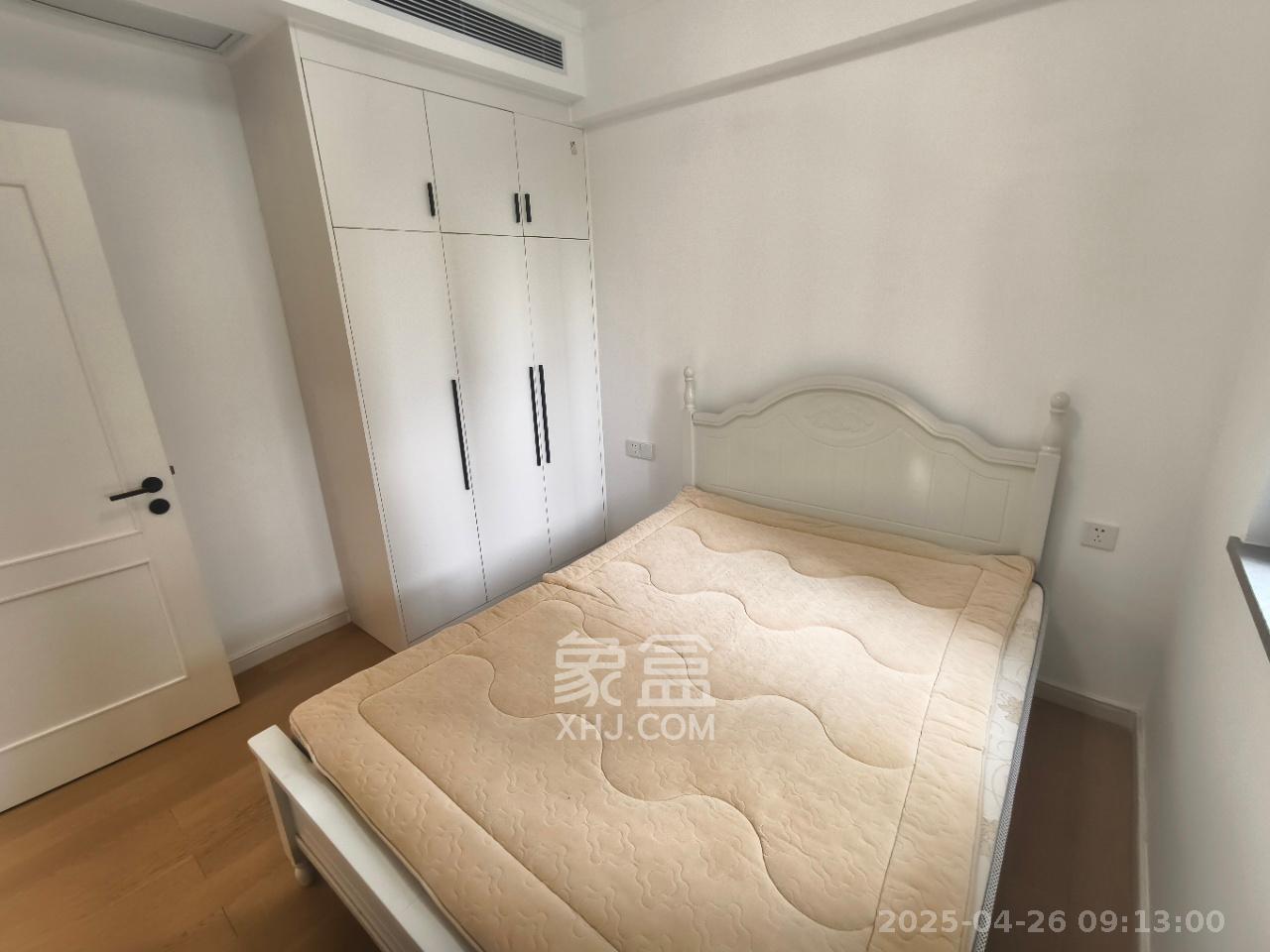 万科金色梦想A区  3室2厅2卫   3500.00元/月室内图
