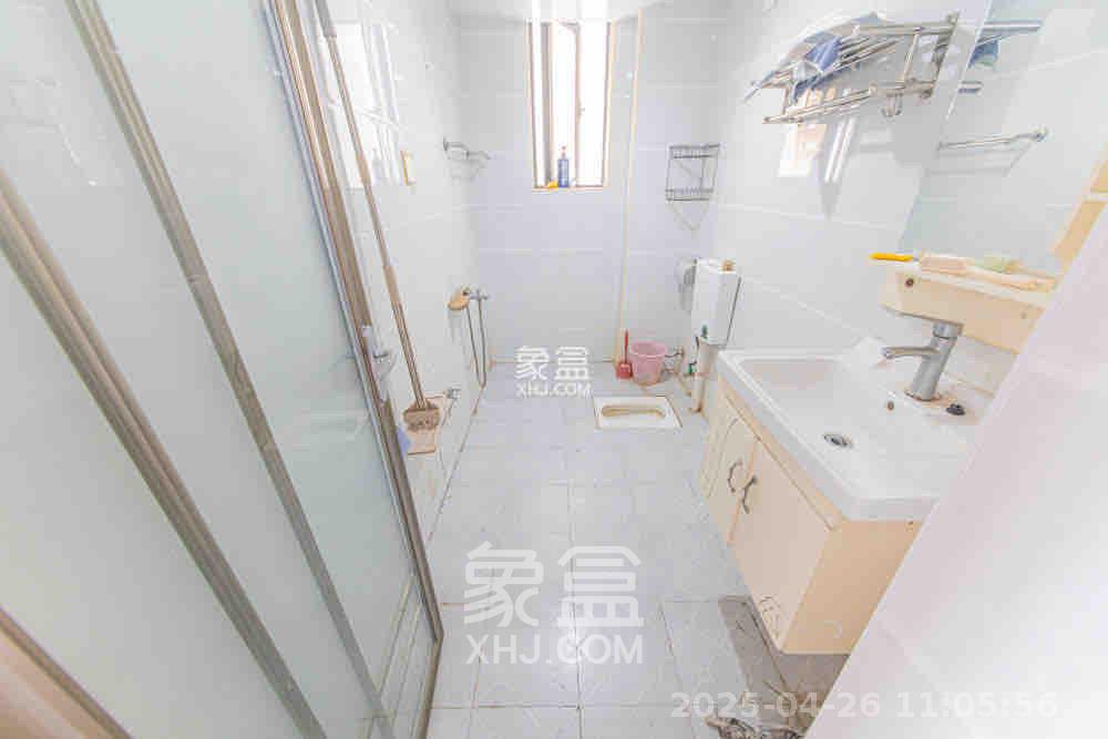 中信凯旋城（中信新城四期）  3室2厅1卫   1900.00元/月室内图