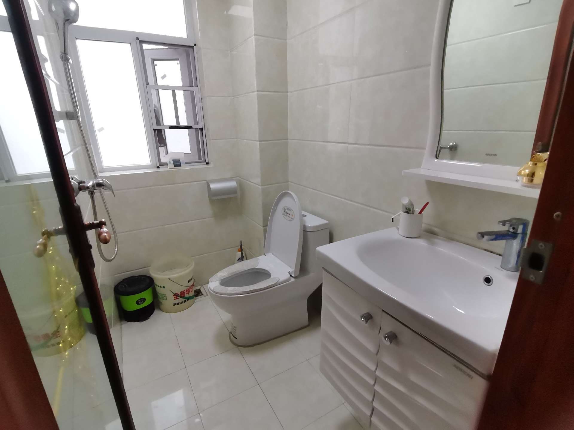 玉恒龙岸小区 3室2厅2卫 1500.0元/月 玉恒龙岸小区 3室2厅2卫 1500.0元/月室内图