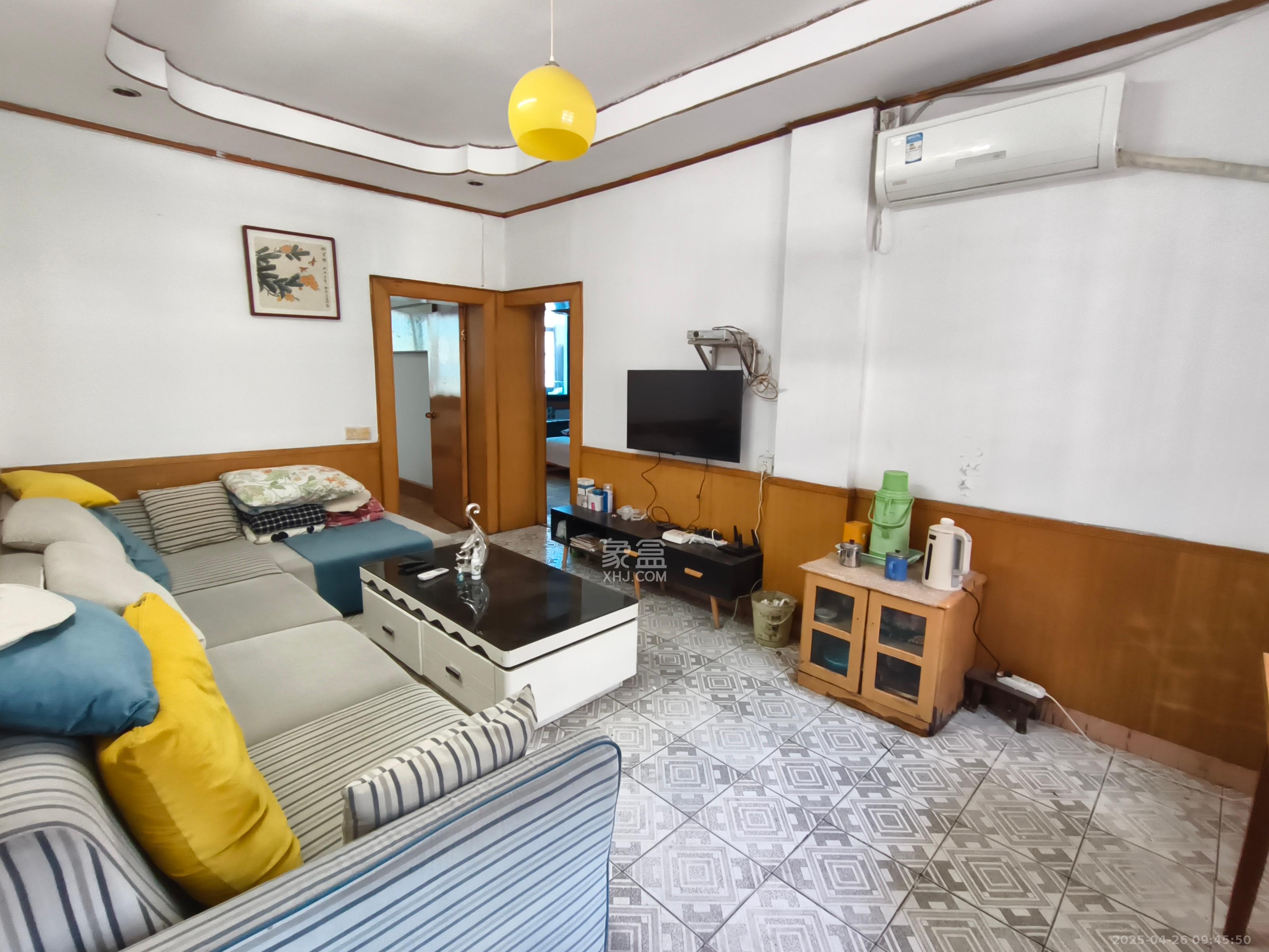 轻纺大楼 3室1厅1卫 1900.0元/月 轻纺大楼 3室1厅1卫 1900.0元/月室内图