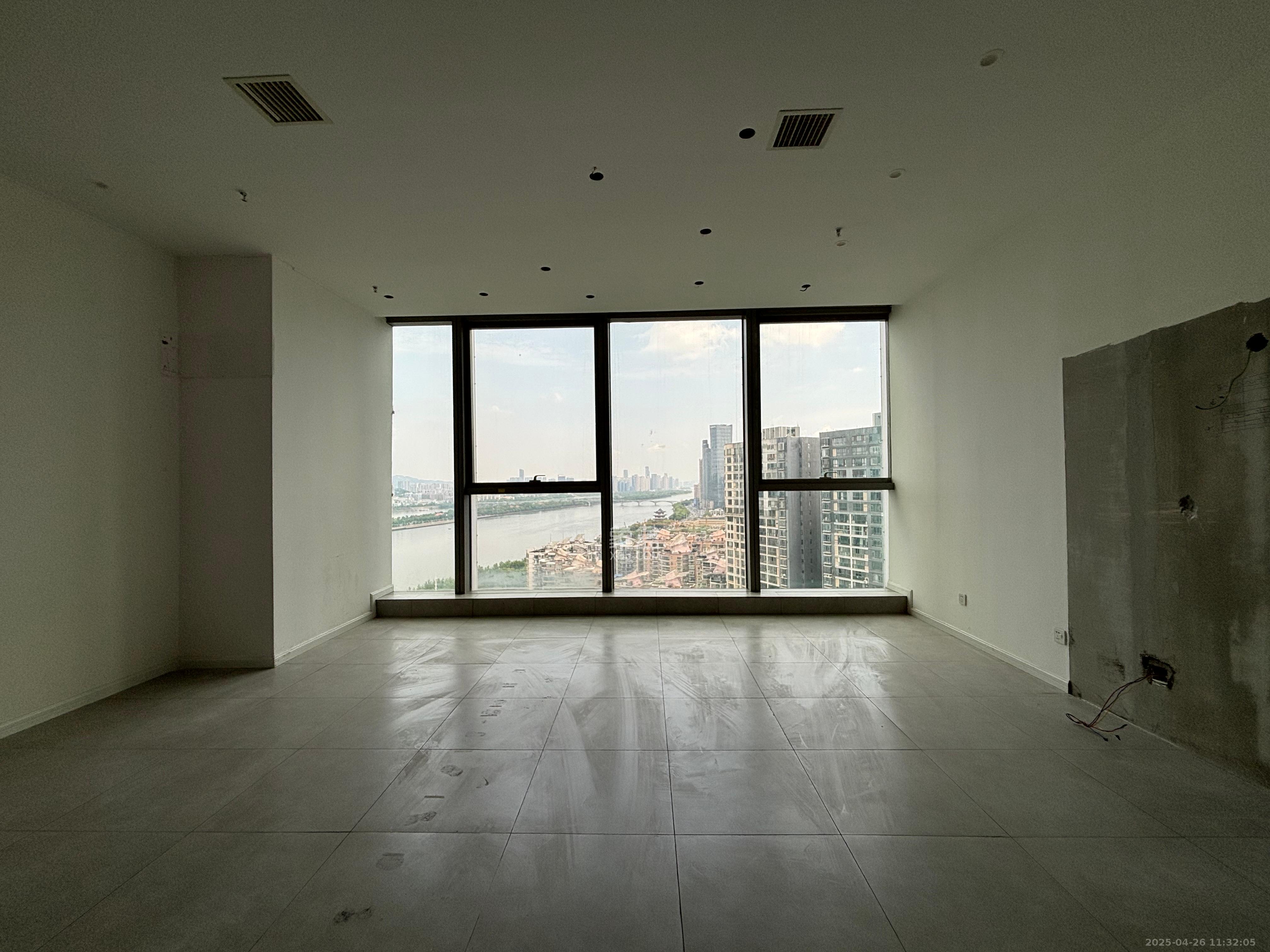 汇景发展环球中心   94.0㎡     4950.00元/月