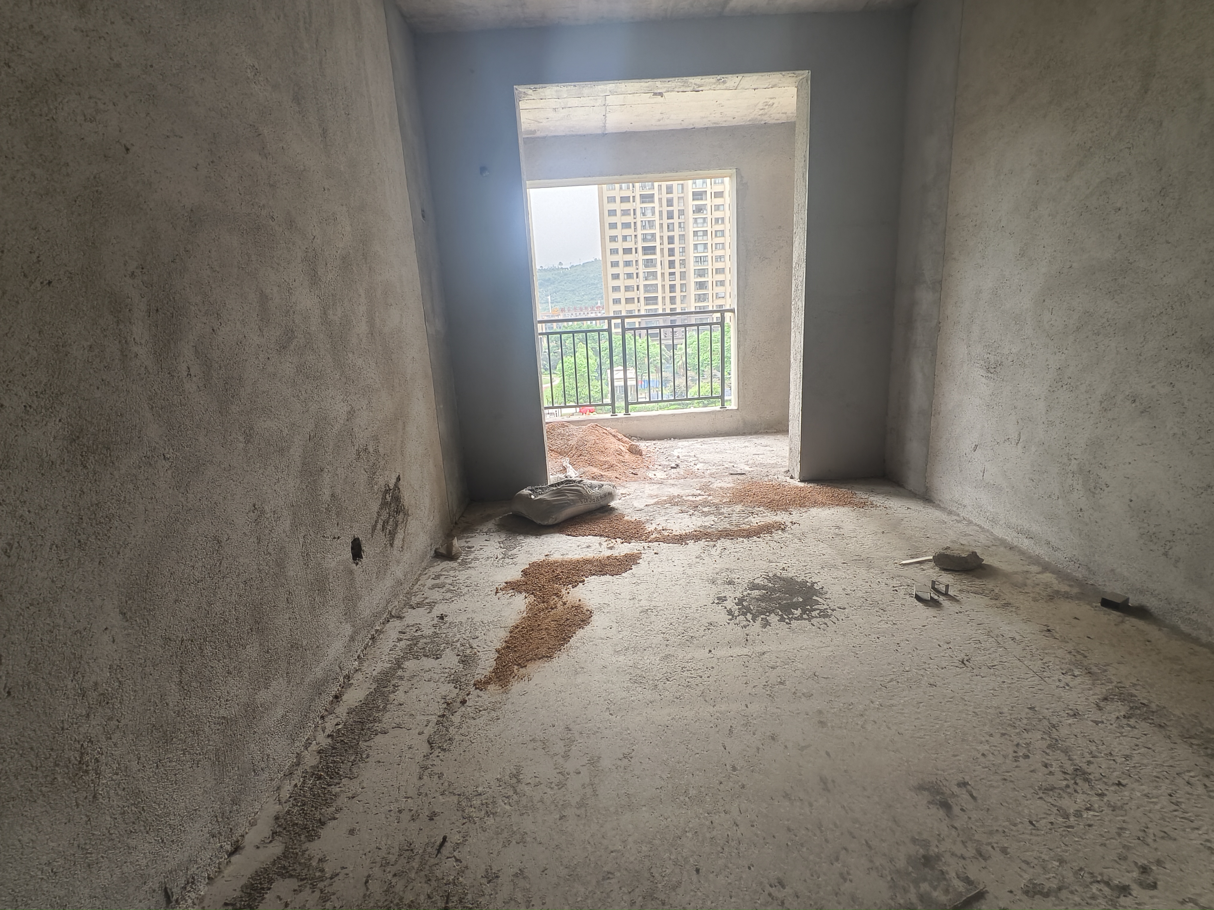 丽景天下二期 4室2厅2卫 71.0万 丽景天下二期 4室2厅2卫 71.0万客厅