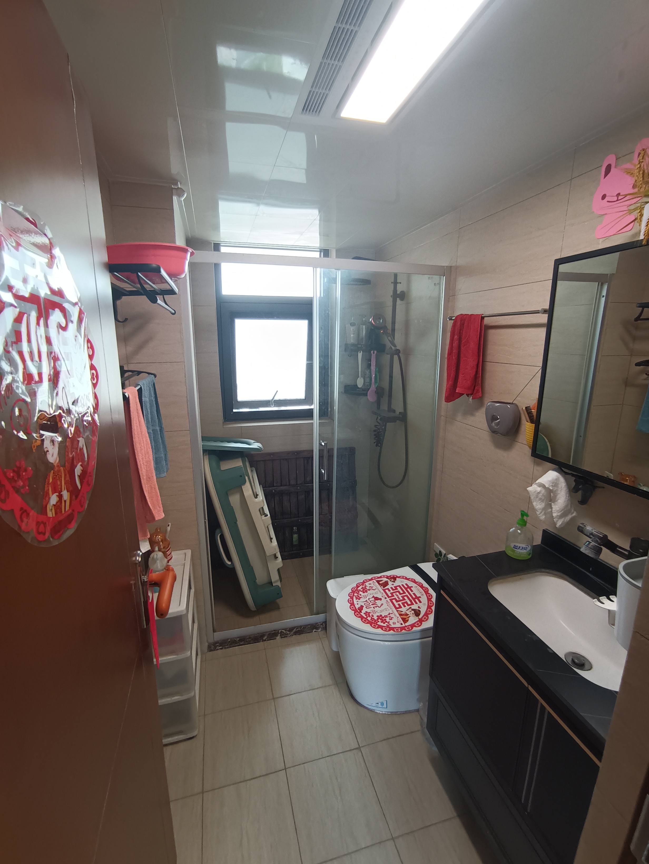 南海幸福汇  4室2厅2卫   130.00万客厅