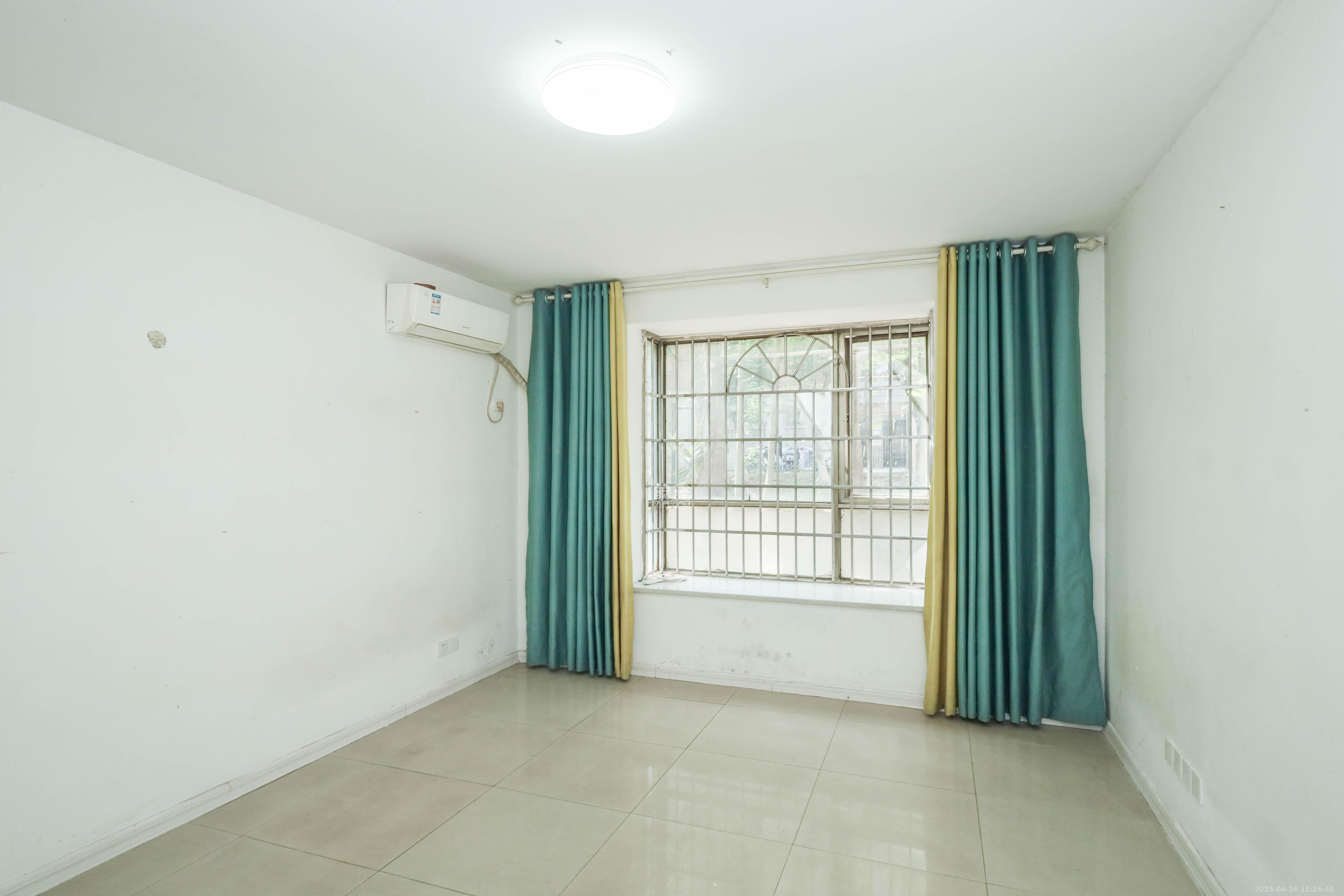 涉外花园  3室2厅2卫    85.0万卧室