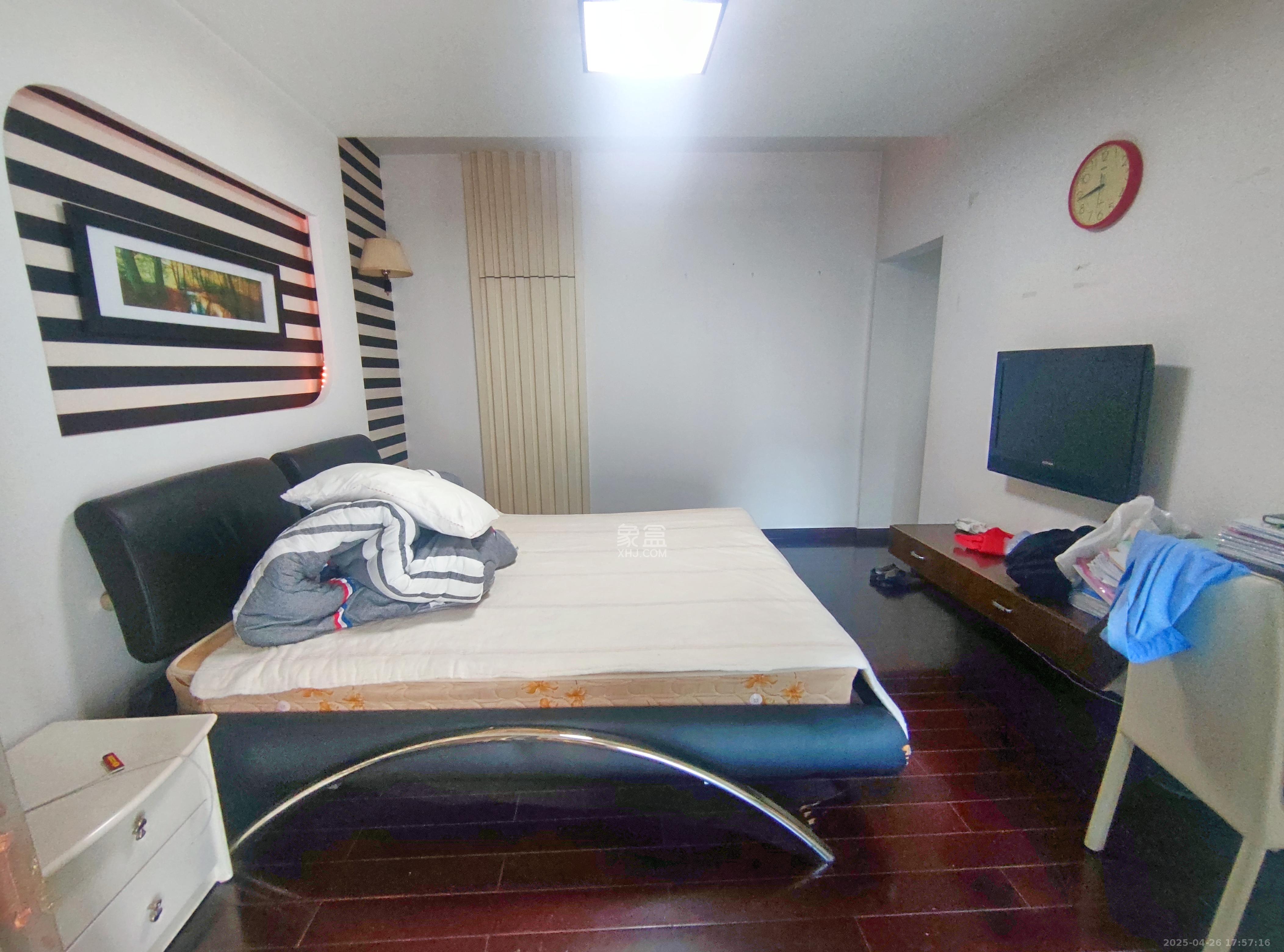 中城丽景香山园  4室2厅2卫   3200.00元/月室内图