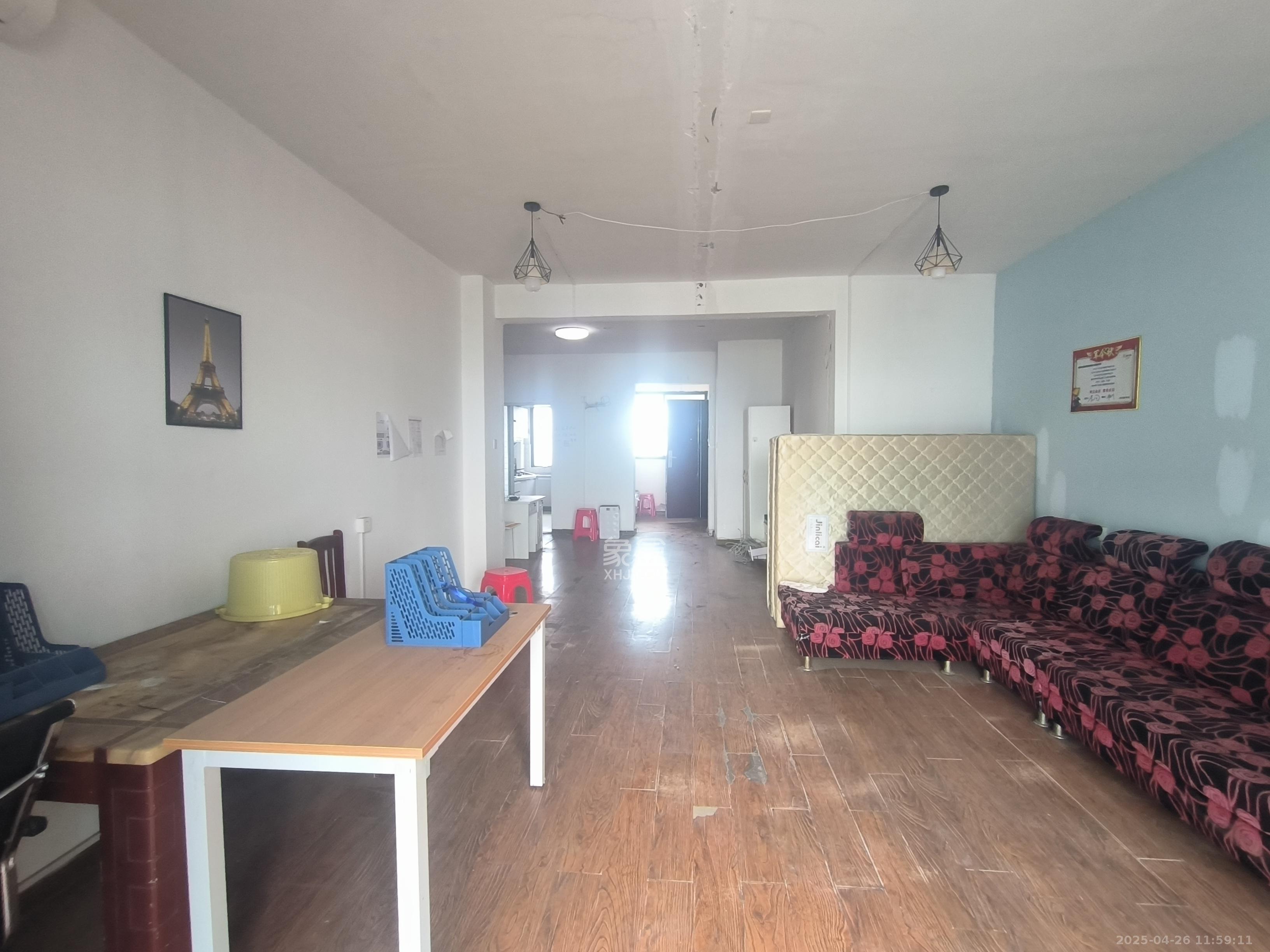 西山汇景一、二期 4室2厅2卫 4200.0元/月 西山汇景一、二期 4室2厅2卫 4200.0元/月室内图