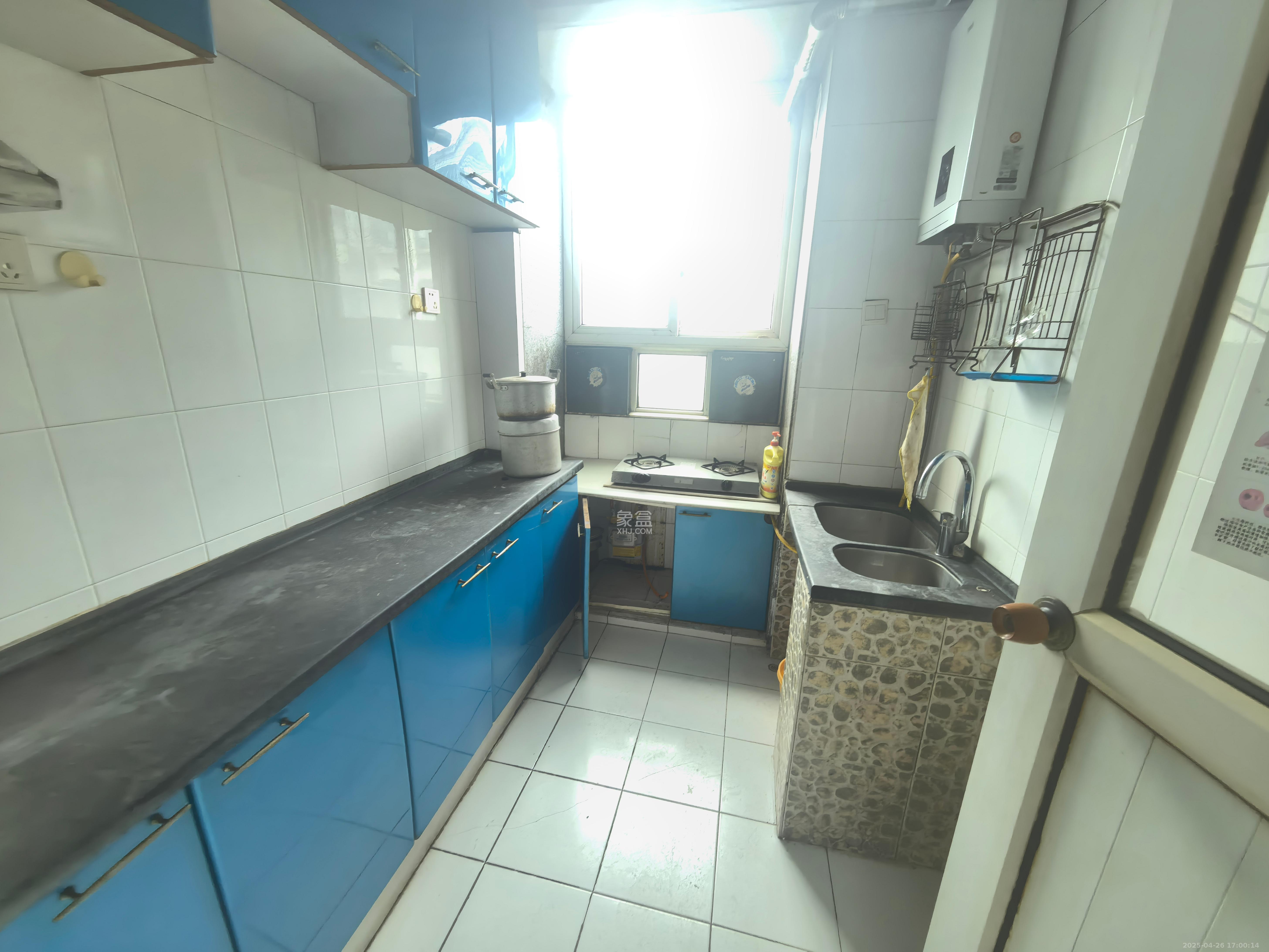 五一新村安置小区(永定社区、永兴社区、永祥社区) 3室2厅2卫 1800.0元/月 五一新村安置小区(永定社区、永兴社区、永祥社区) 3室2厅2卫 1800.0元/月室内图