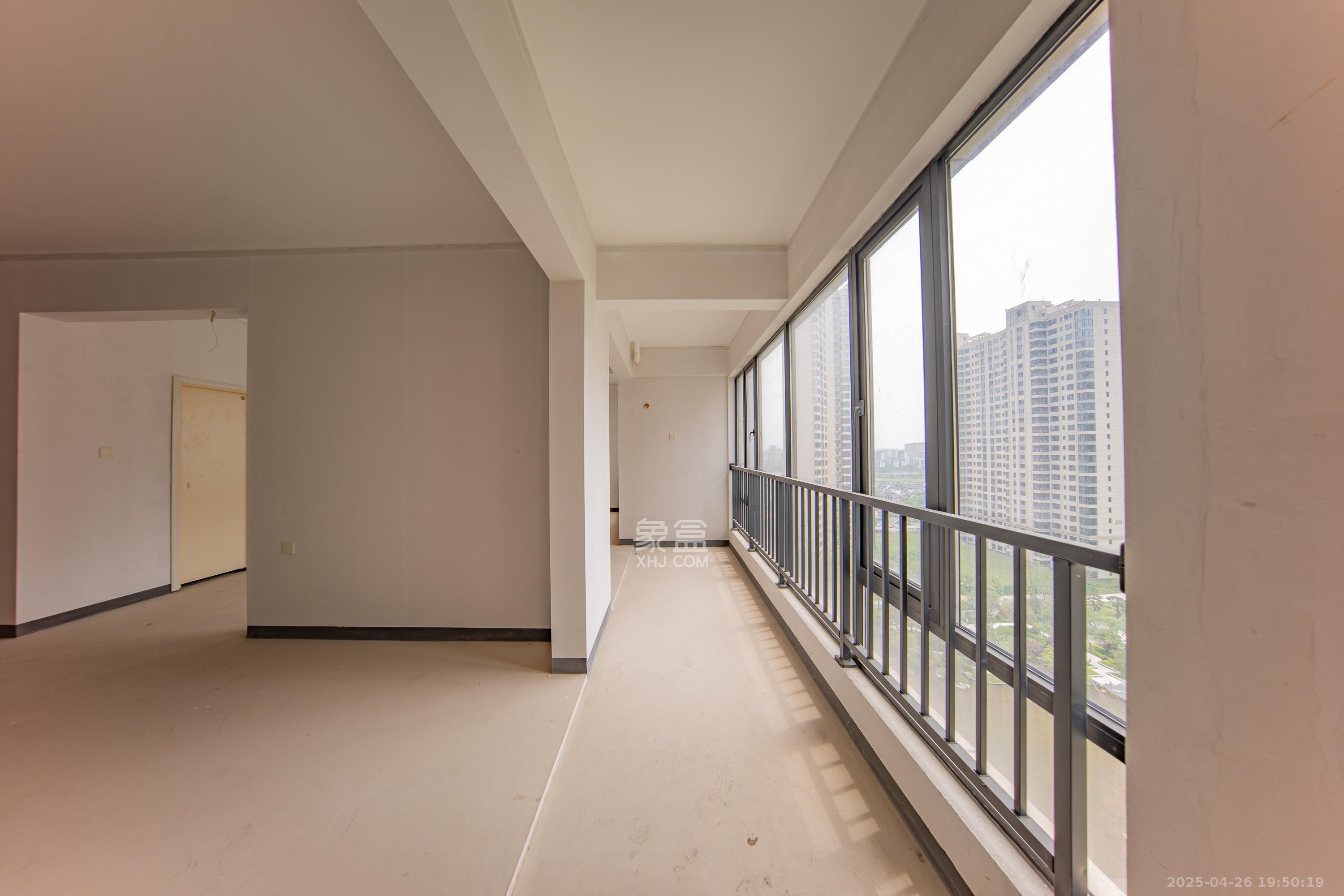 建投象山国际  3室2厅2卫   125.00万阳台