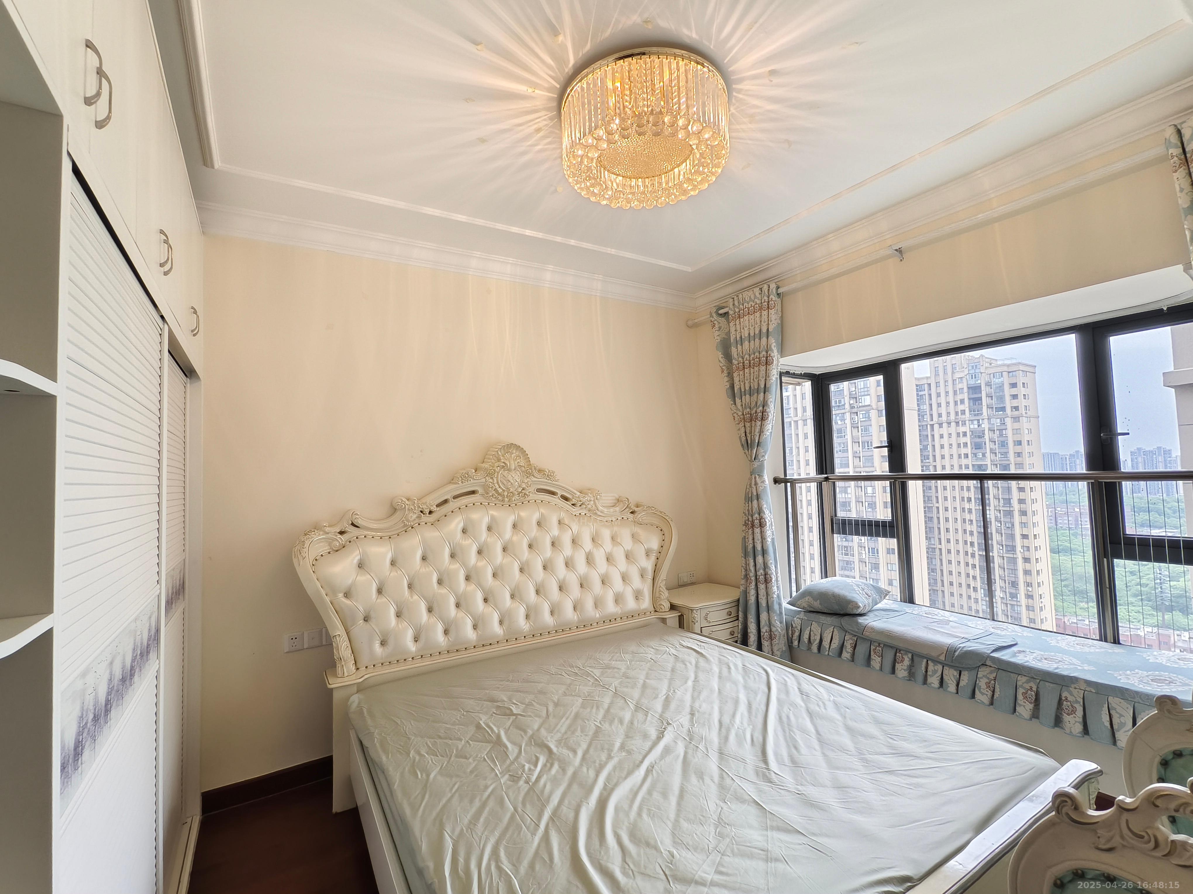 恒大华府 3室2厅1卫 2200.0元/月 恒大华府 3室2厅1卫 2200.0元/月室内图