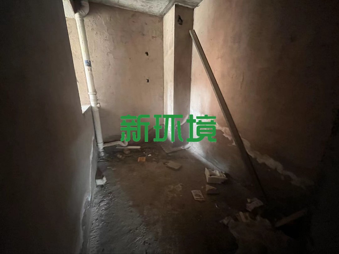 玉恒龙岸小区  3室2厅2卫   55.00万客厅
