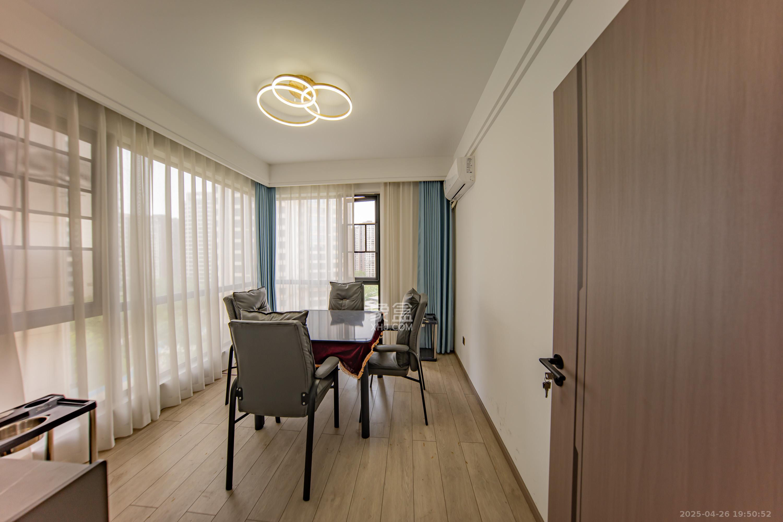 建投象山国际  4室2厅2卫    186.0万 建投象山国际  4室2厅2卫    186.0万卧室