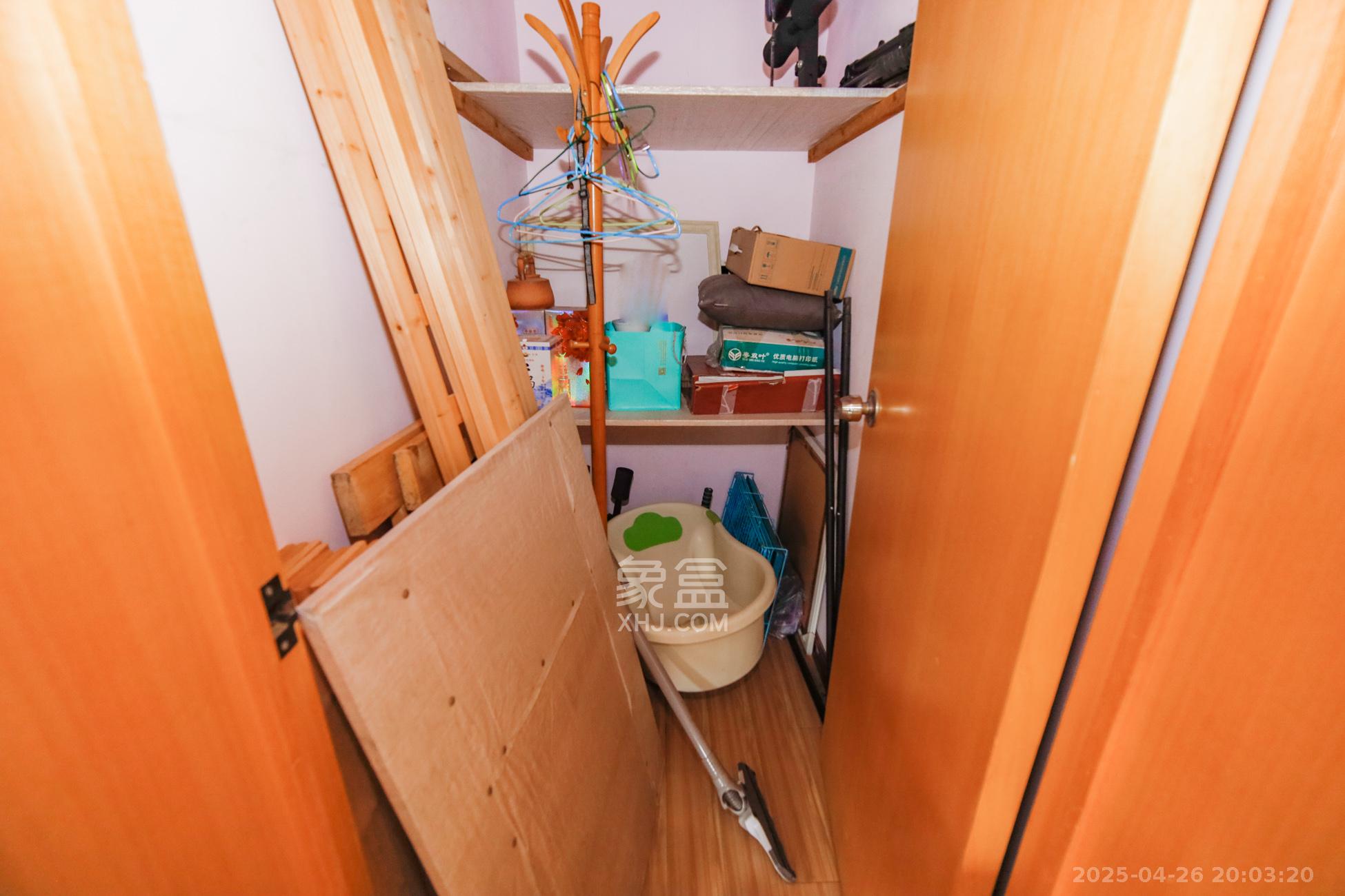 德馨园 5室2厅3卫 55.0万 德馨园 5室2厅3卫 55.0万其他