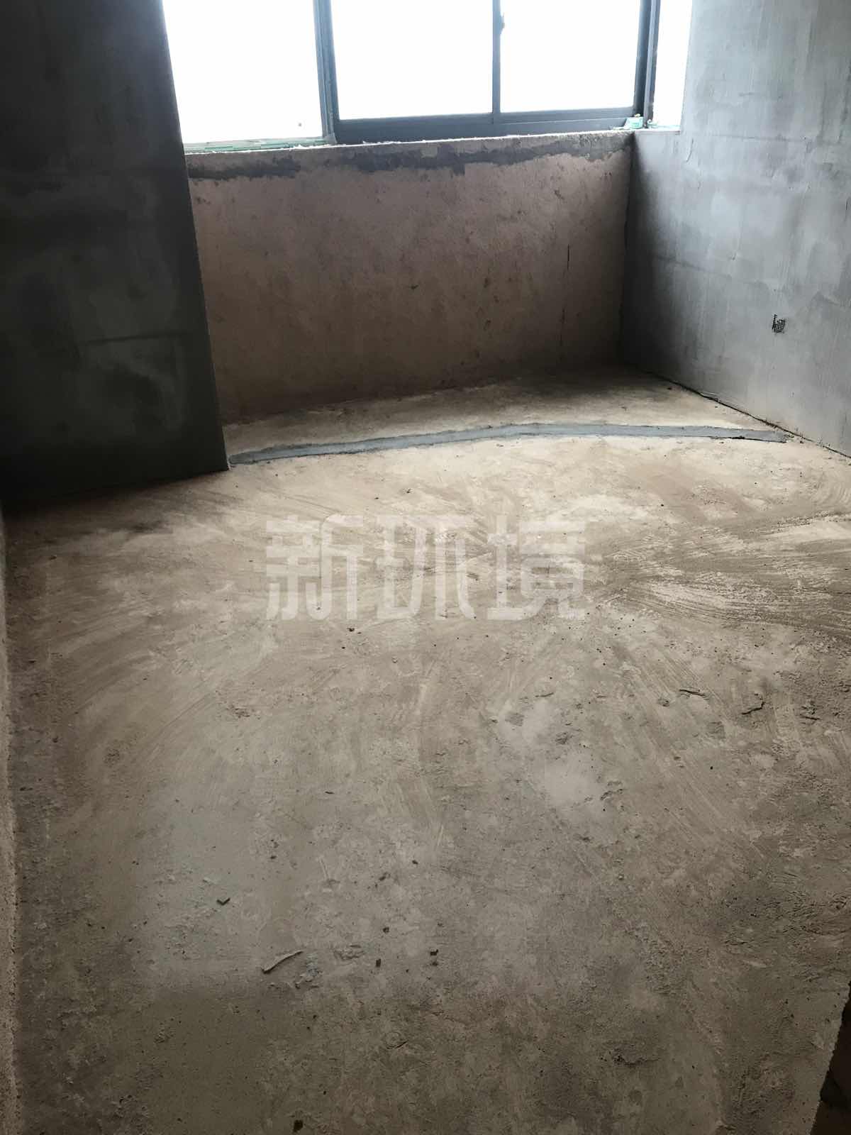 龙源华城  3室2厅2卫   71.00万客厅