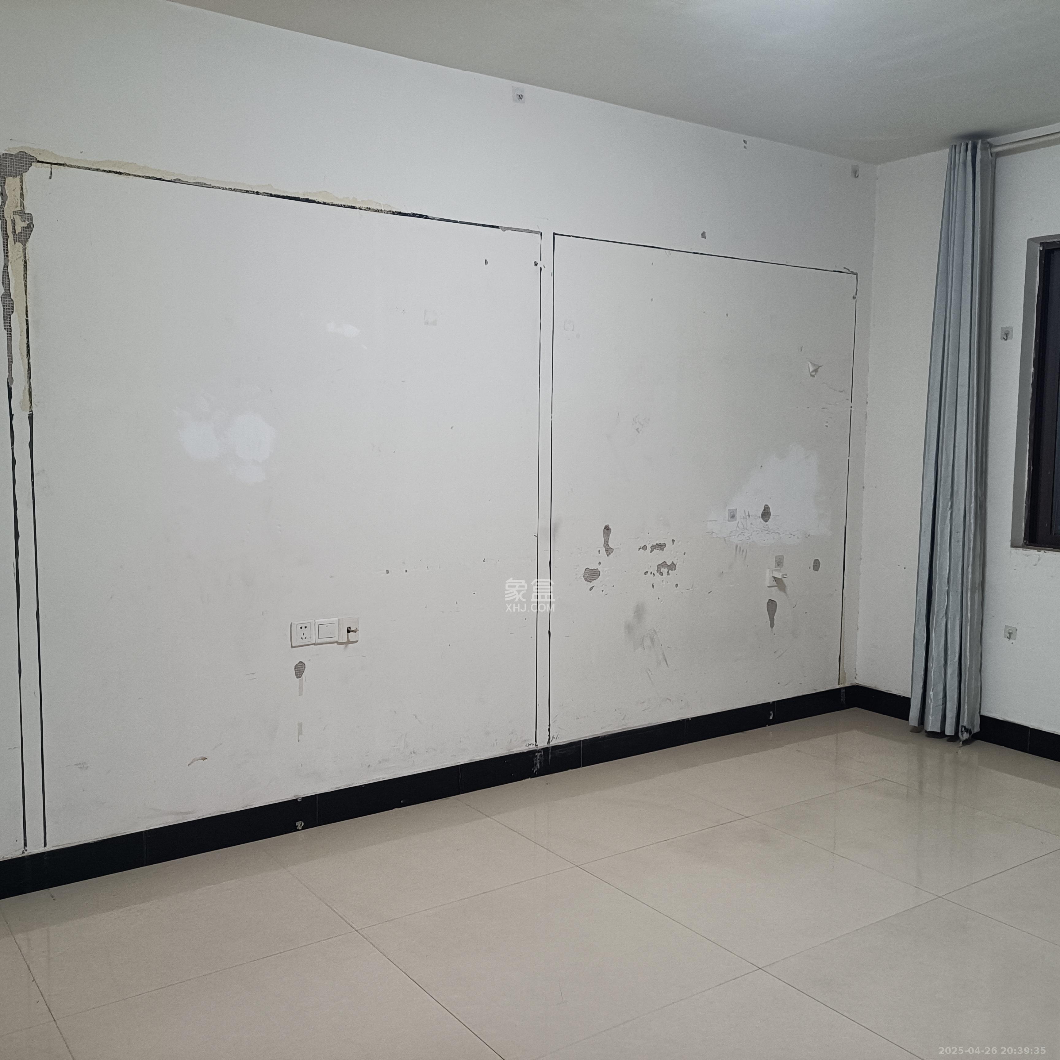 梅溪湖合能璞丽  4室2厅2卫   2800.00元/月室内图