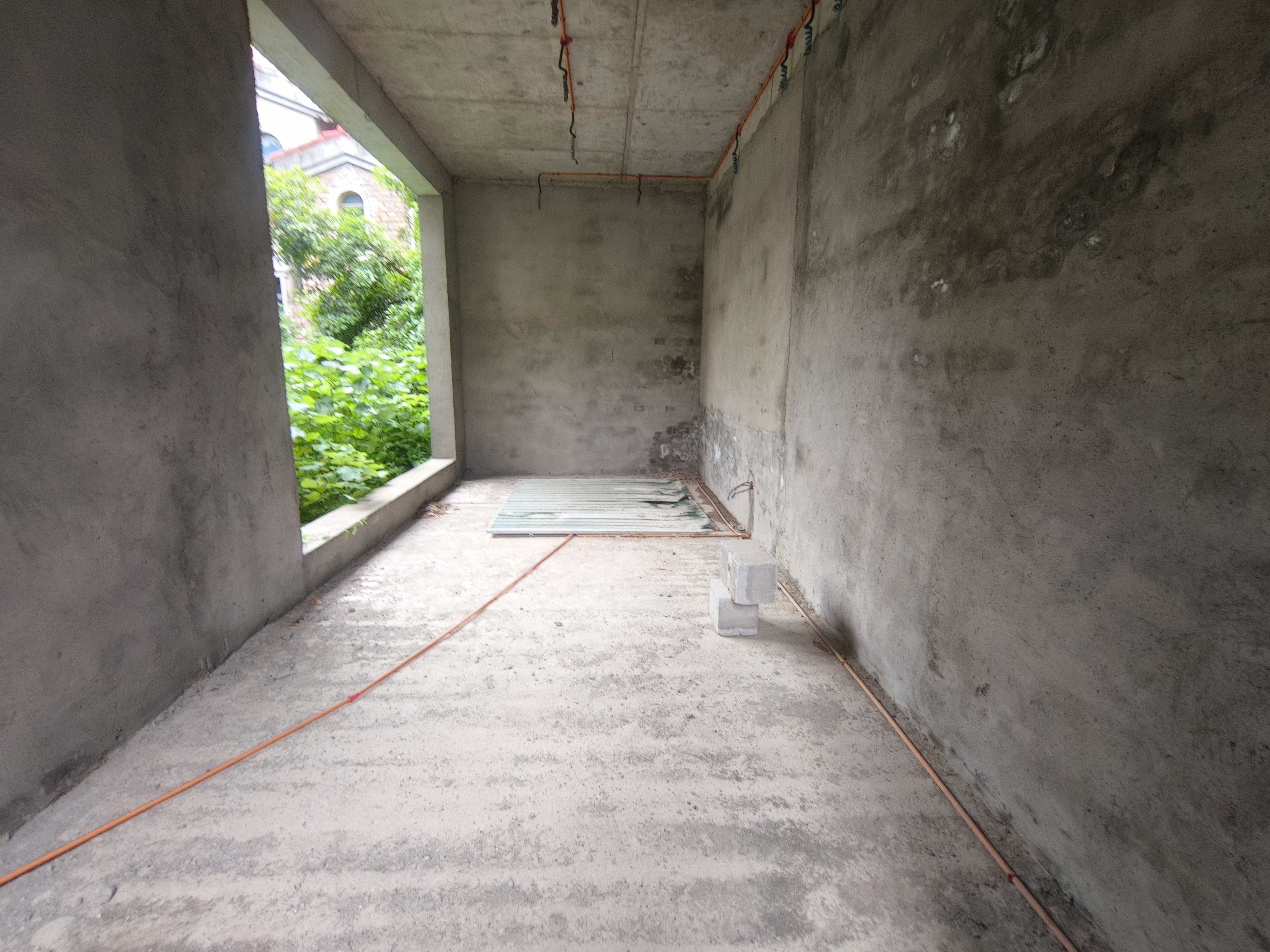 碧桂园  6室2厅4卫    220.0万 碧桂园  6室2厅4卫    220.0万室内图