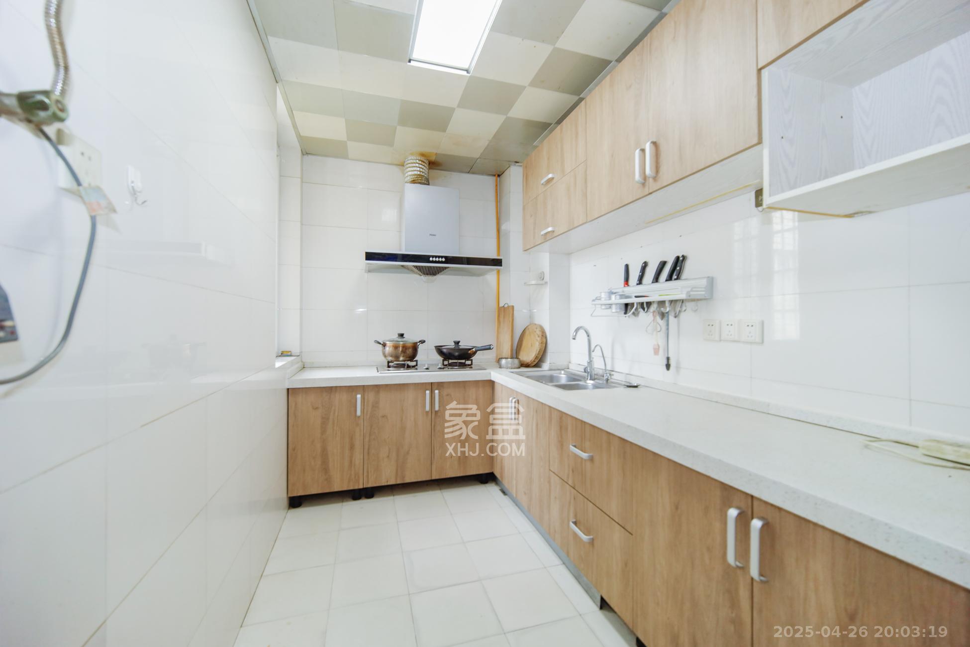 德馨园 5室2厅3卫 55.0万 德馨园 5室2厅3卫 55.0万厨房