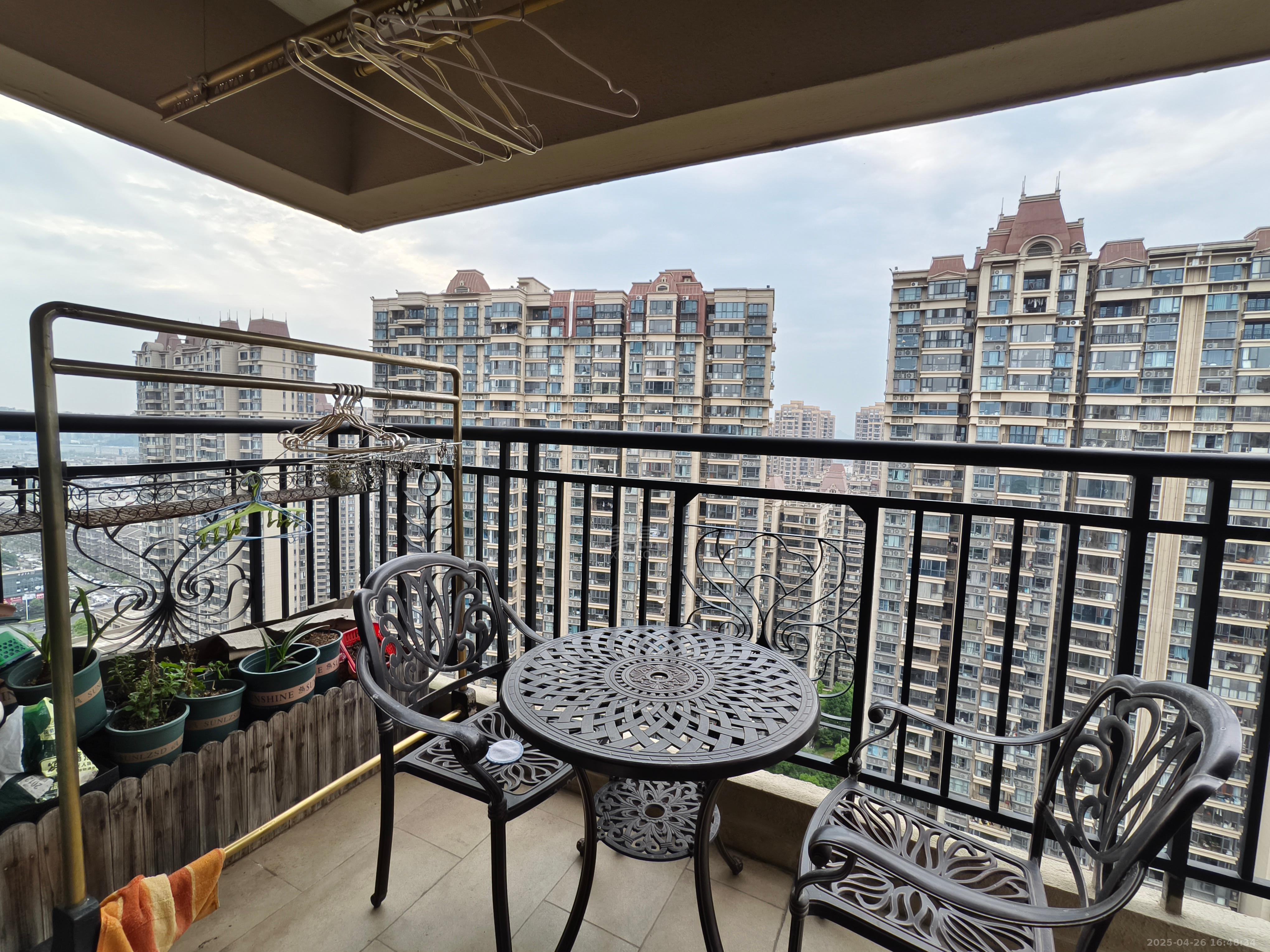 恒大华府 3室2厅1卫 2200.0元/月 恒大华府 3室2厅1卫 2200.0元/月室内图