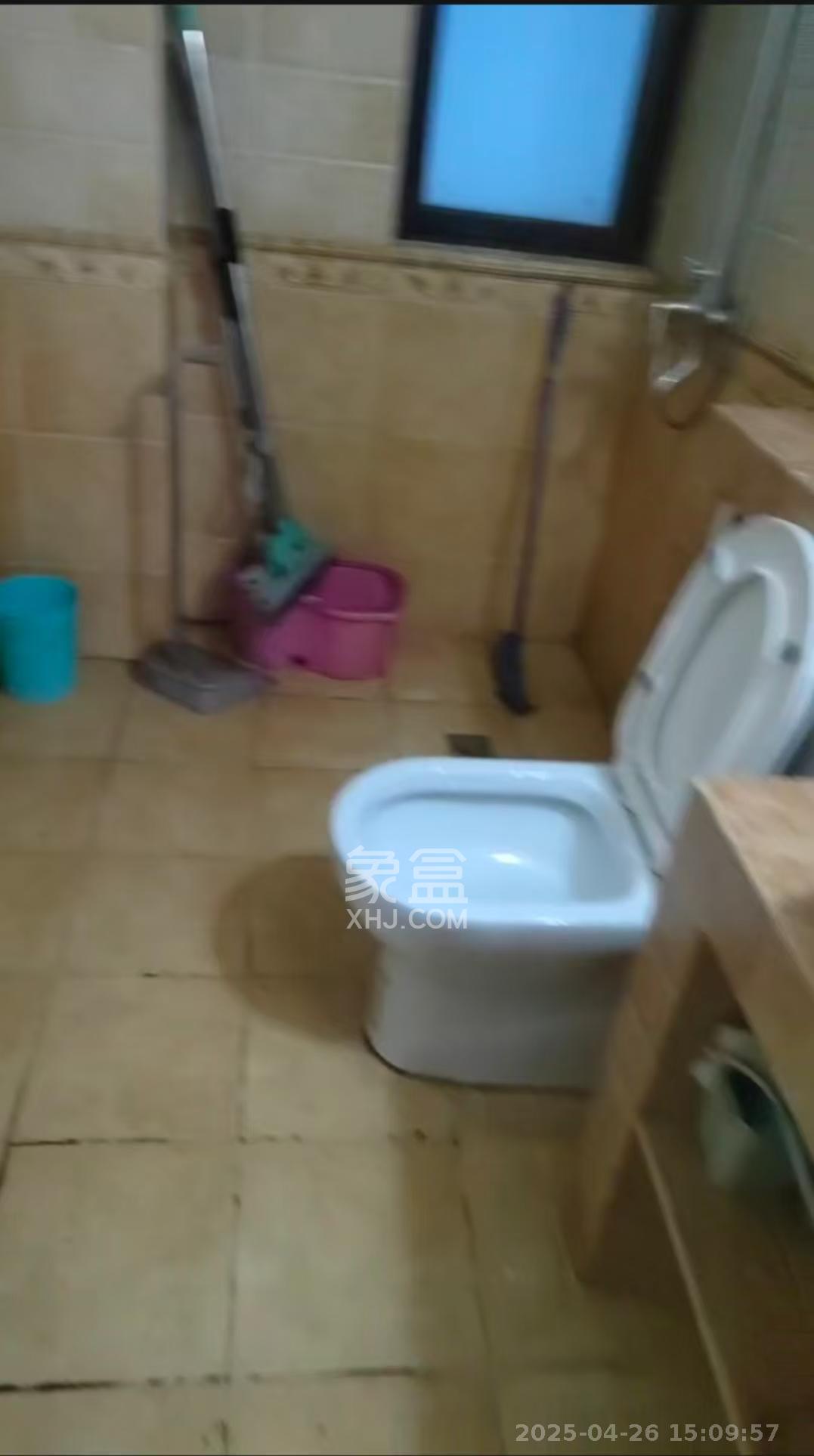 宝安江南城 3室2厅1卫 1500.0元/月 宝安江南城 3室2厅1卫 1500.0元/月室内图