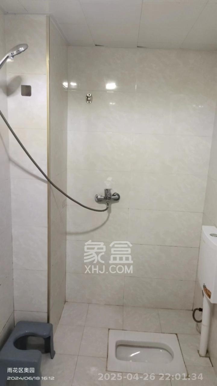 绿地之窗  2室1厅1卫   1800.00元/月室内图