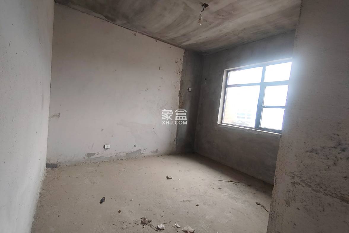 众一桂府 5室2厅2卫 69.8万 众一桂府 5室2厅2卫 69.8万客厅