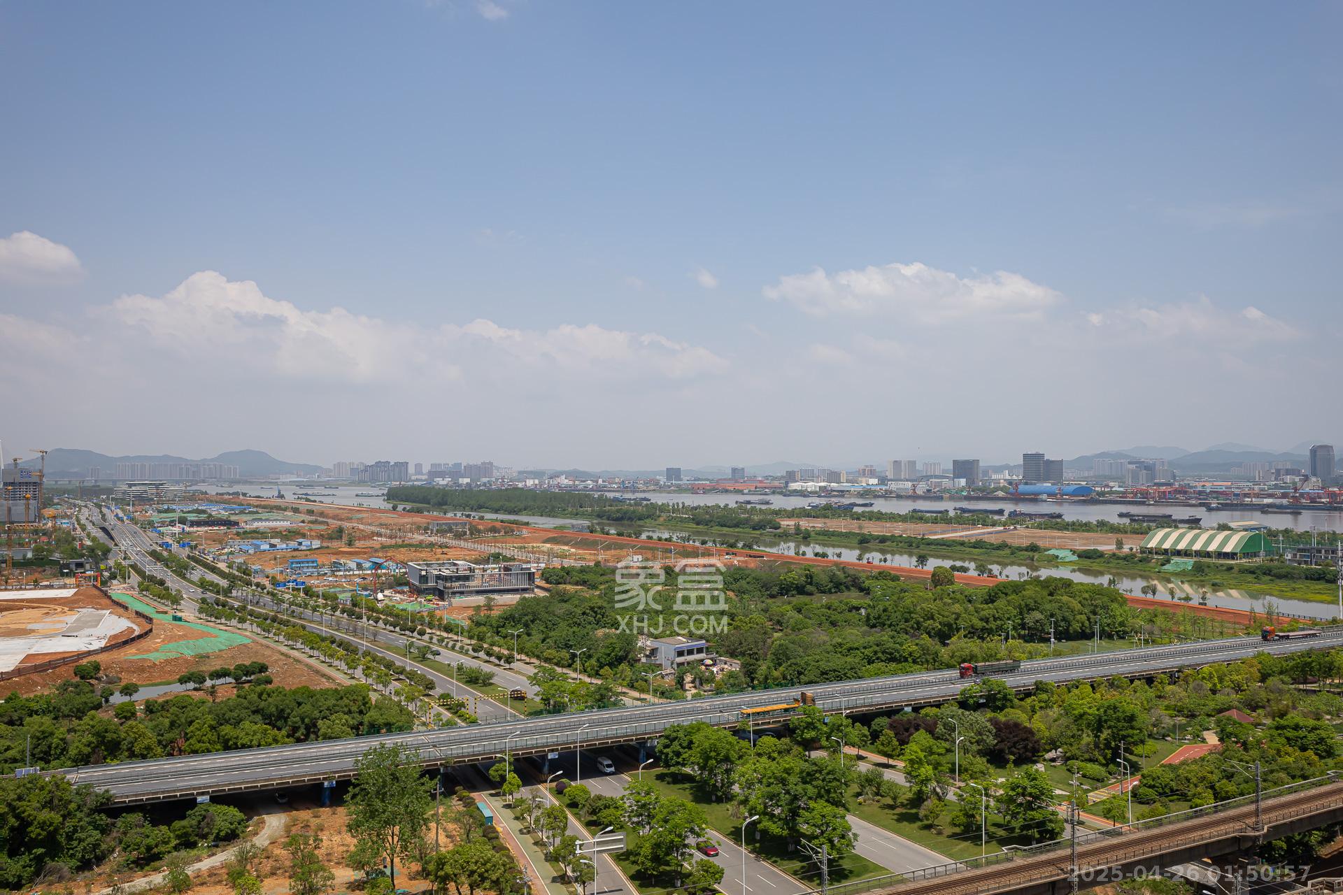 长燃新奥佳园  4室2厅2卫    90.0万 长燃新奥佳园  4室2厅2卫    90.0万客厅