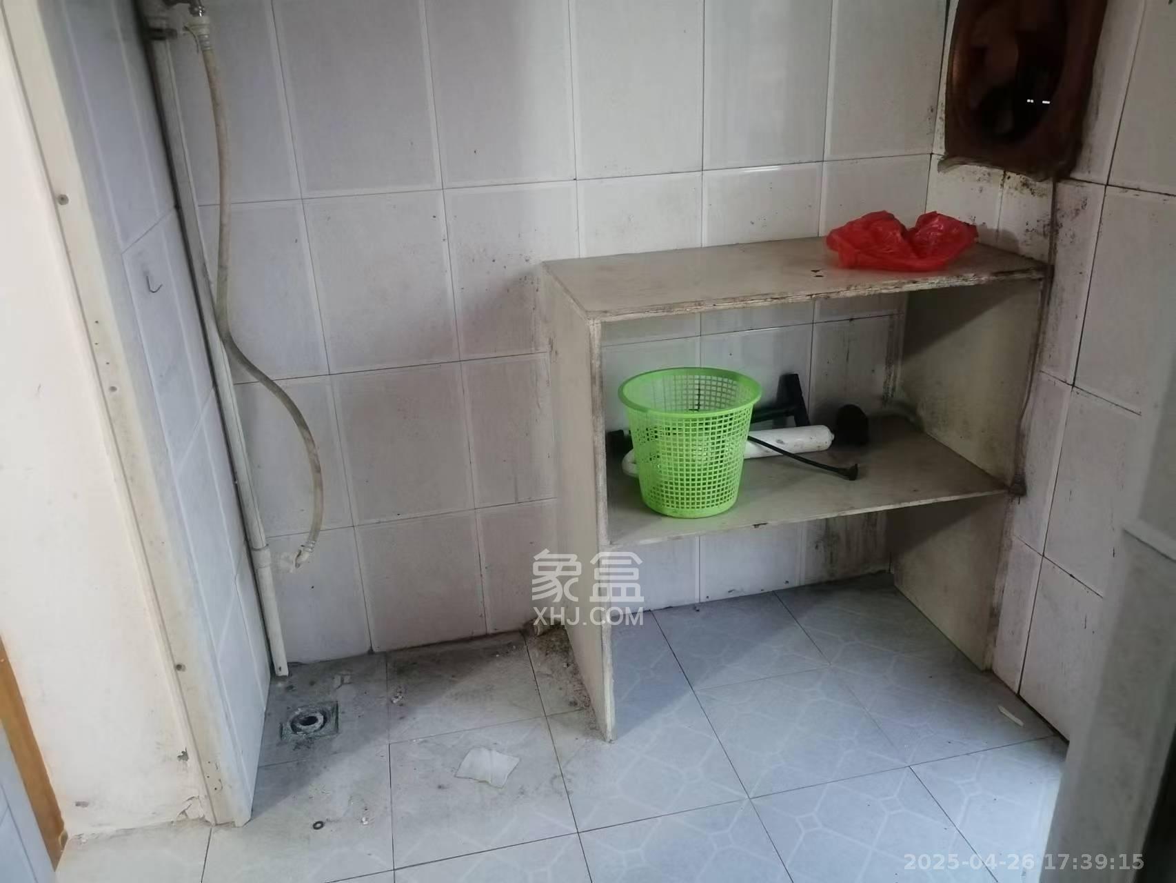 涂家冲社区(涂新小区、农商银行宿舍) 1室1厅1卫 700.0元/月 涂家冲社区(涂新小区、农商银行宿舍) 1室1厅1卫 700.0元/月室内图