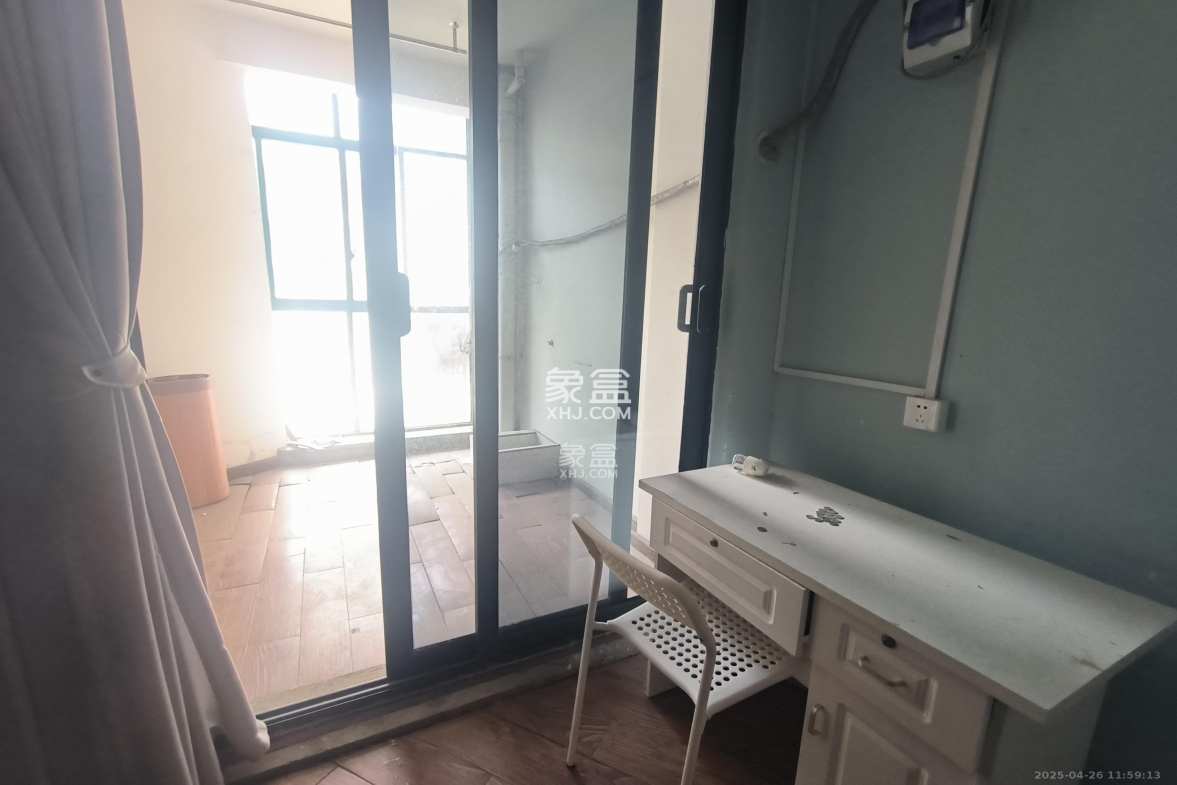 西山汇景一、二期 4室2厅2卫 4200.0元/月 西山汇景一、二期 4室2厅2卫 4200.0元/月室内图