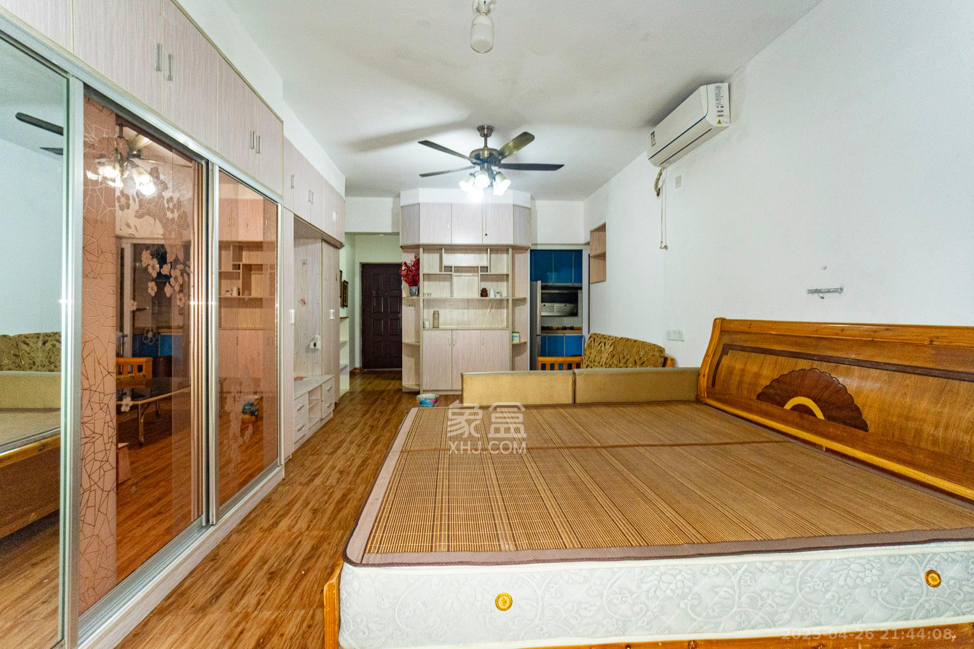 蓝山郡  1室1厅1卫    42.8万 蓝山郡  1室1厅1卫    42.8万卧室