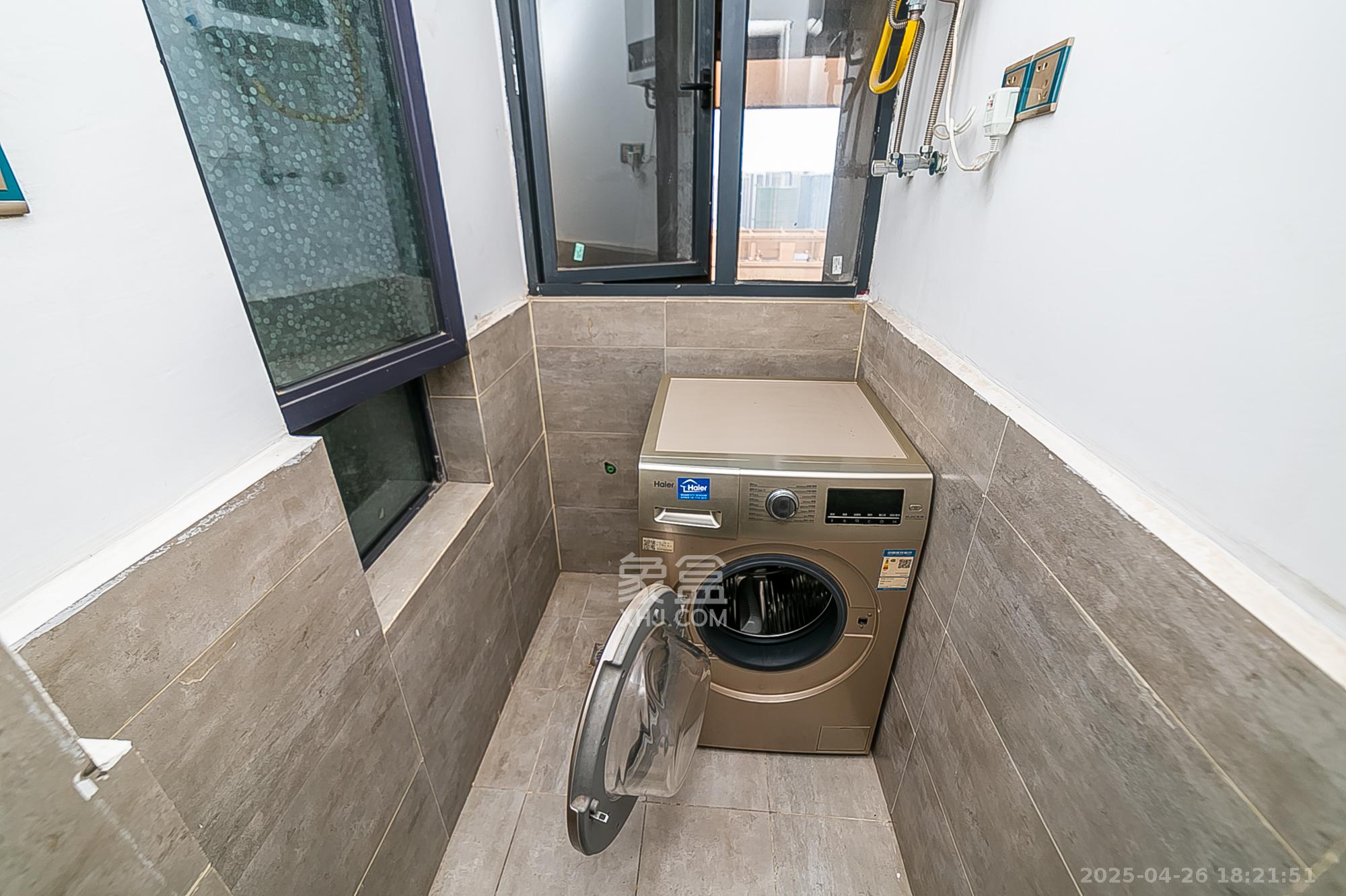 荣悦台  2室2厅1卫    92.8万 荣悦台  2室2厅1卫    92.8万阳台