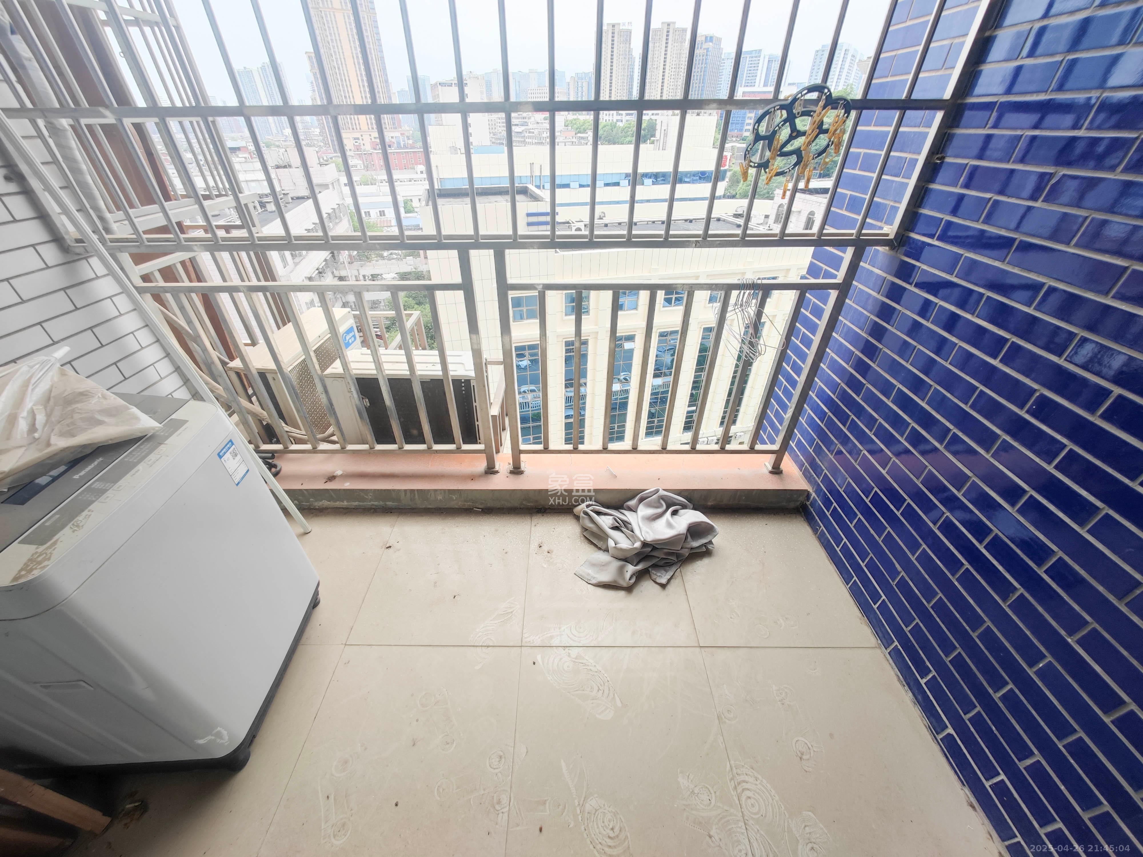 天剑华城  2室2厅1卫    49.5万 天剑华城  2室2厅1卫    49.5万阳台