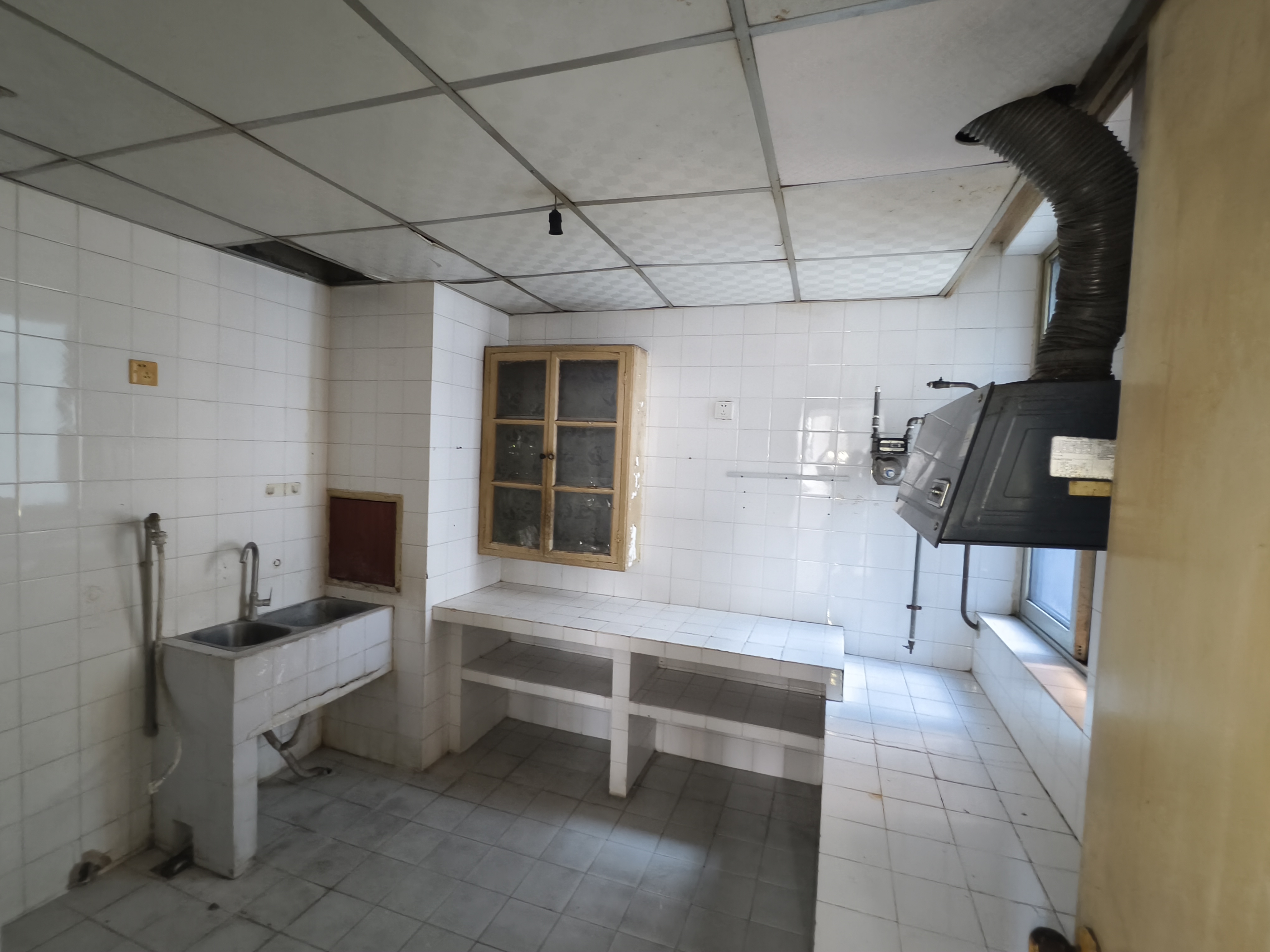 城中城 3室2厅2卫 2300.0元/月 城中城 3室2厅2卫 2300.0元/月室内图