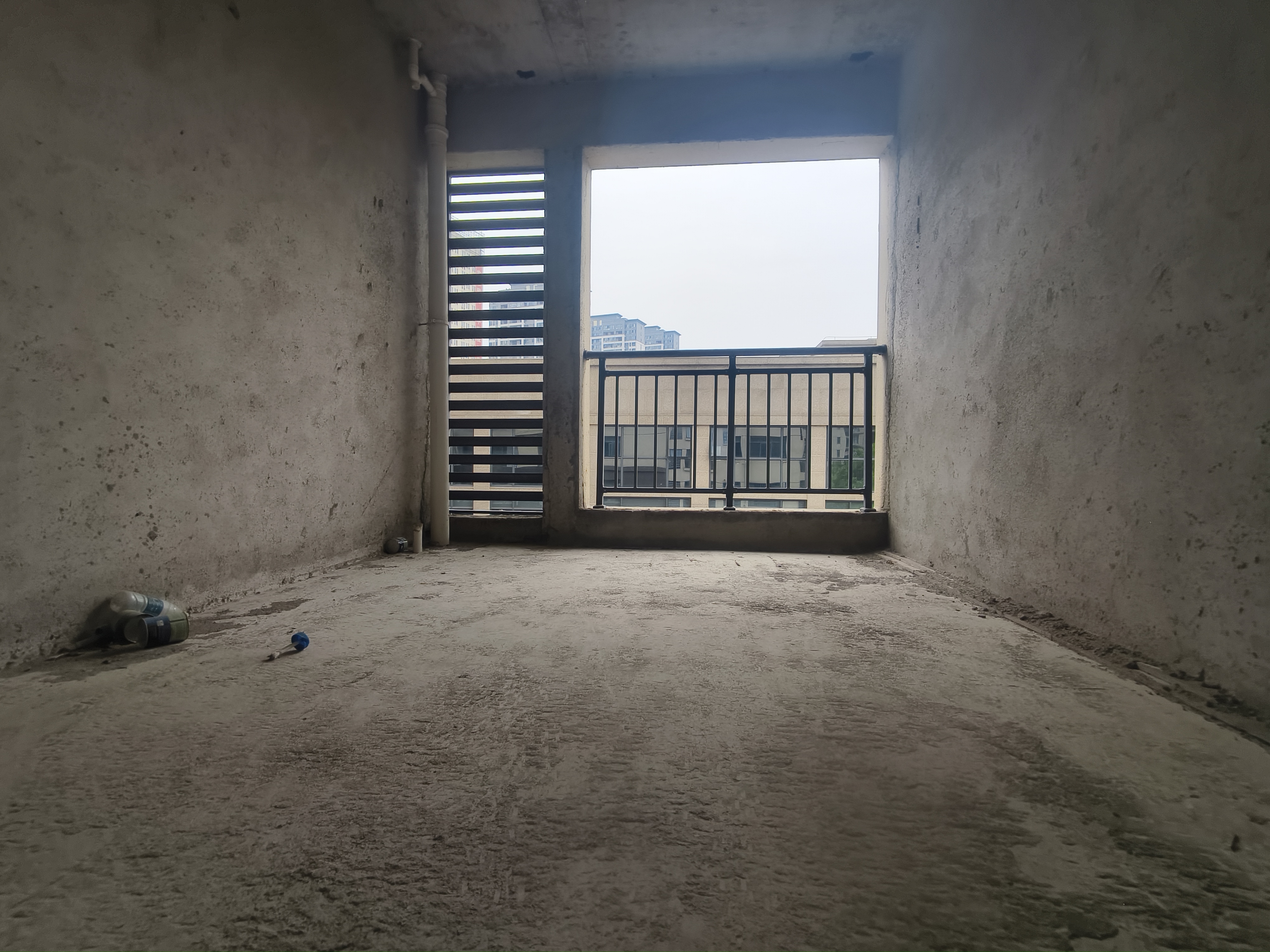 丽景天下二期 4室2厅2卫 71.0万 丽景天下二期 4室2厅2卫 71.0万客厅