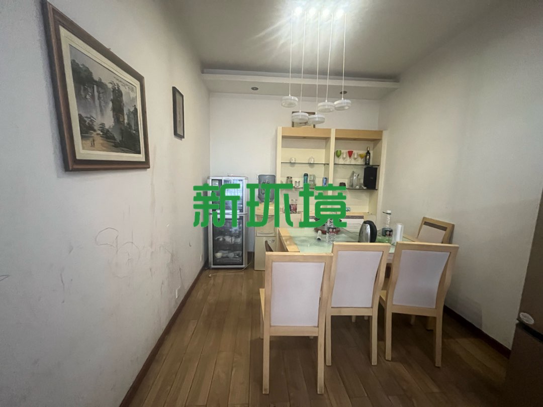 福源小区  3室2厅1卫   42.80万客厅