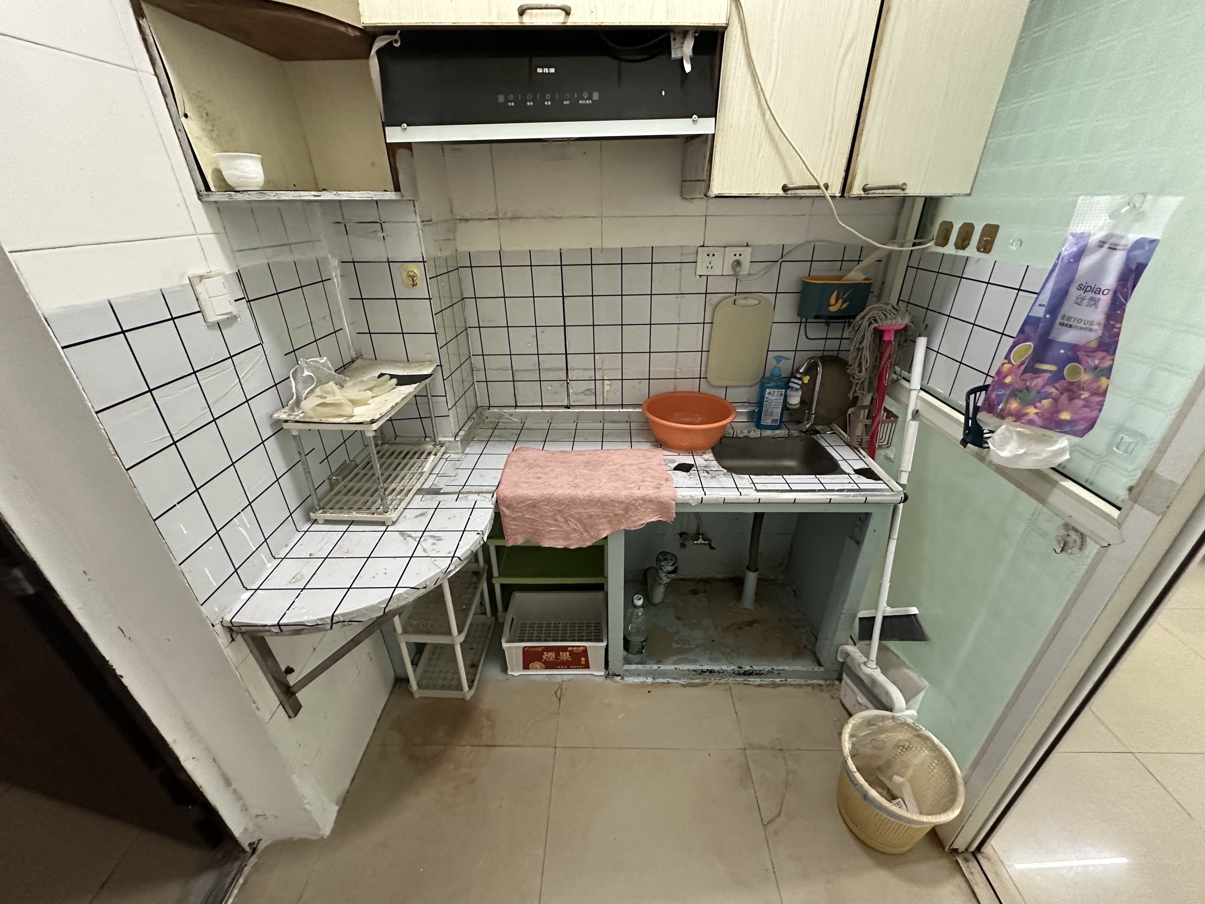 龙翔大厦  2室1厅1卫   40.00万客厅