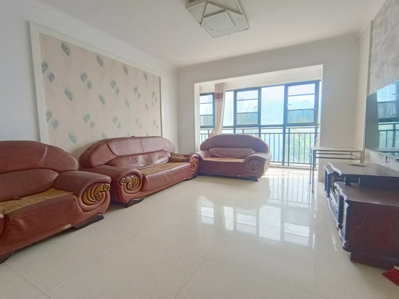 富兴嘉城 3室2厅2卫 1600.0元/月 富兴嘉城 3室2厅2卫 1600.0元/月室内图