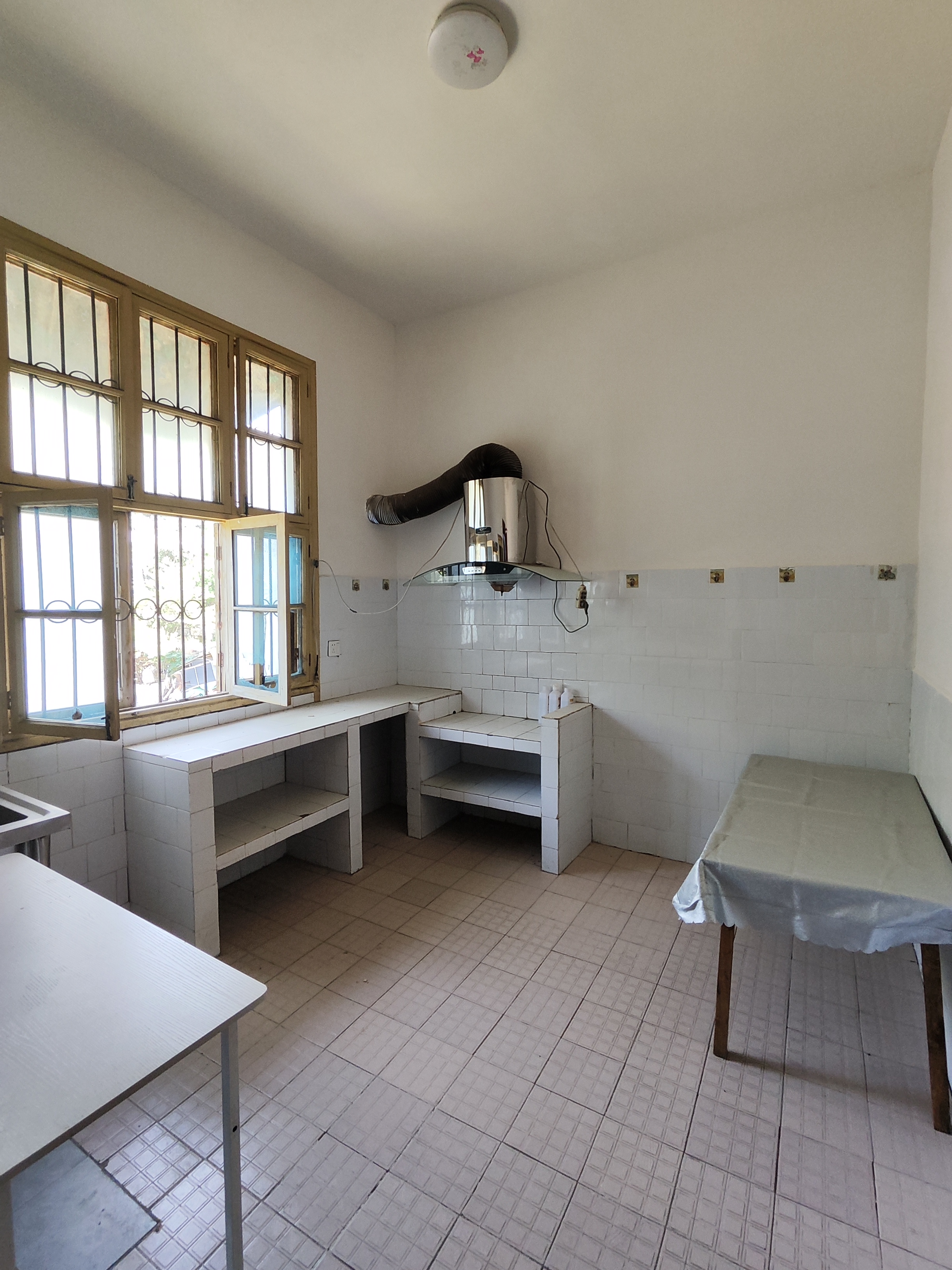 三角坪散盘 4室4厅2卫 1100.0元/月 三角坪散盘 4室4厅2卫 1100.0元/月室内图