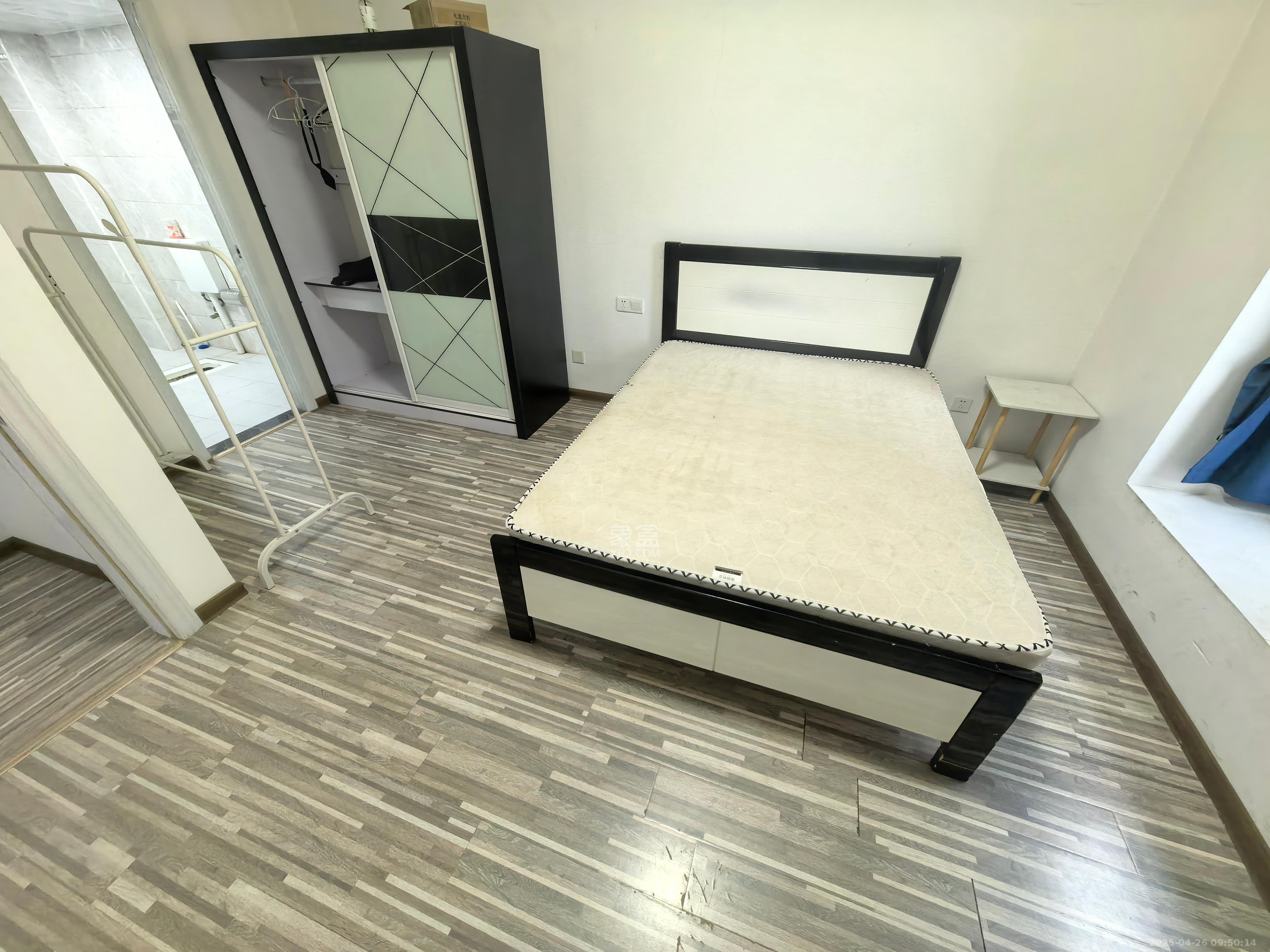 梅溪湖金茂湾  4室2厅2卫   2600.00元/月室内图