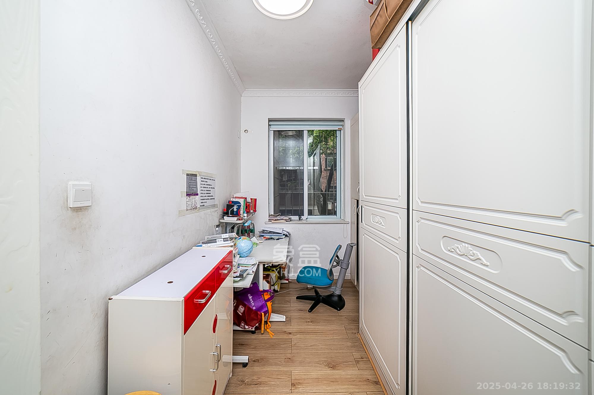 梅岭村  3室2厅1卫    71.8万 梅岭村  3室2厅1卫    71.8万卧室