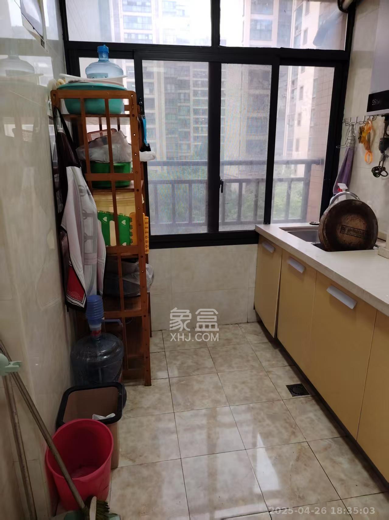 中建芙蓉嘉苑  3室2厅2卫   2600.00元/月室内图